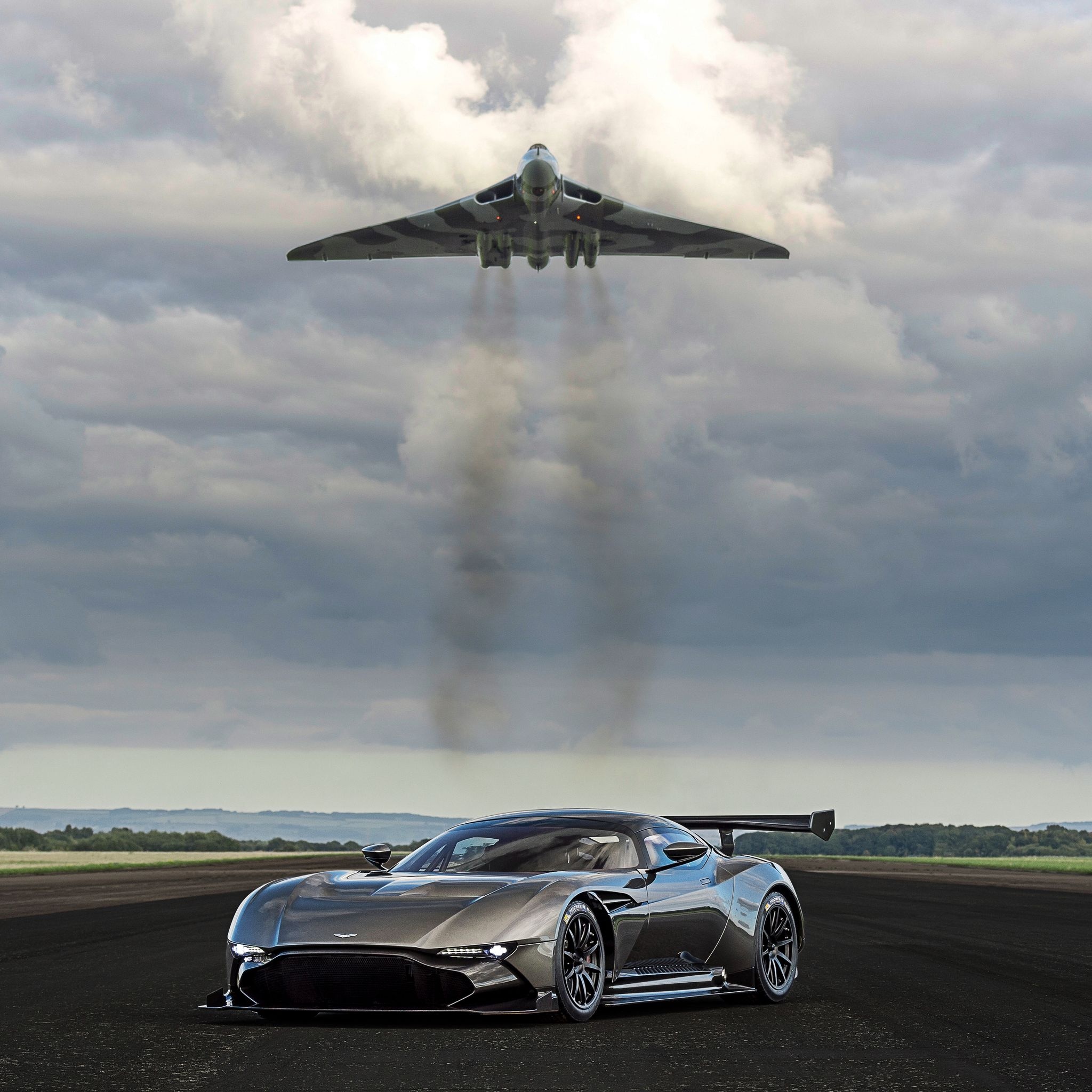 Avro Vulcan, Aston Martin Vulcan, Delta wing bomber, Glorious photos, 2050x2050 HD Phone