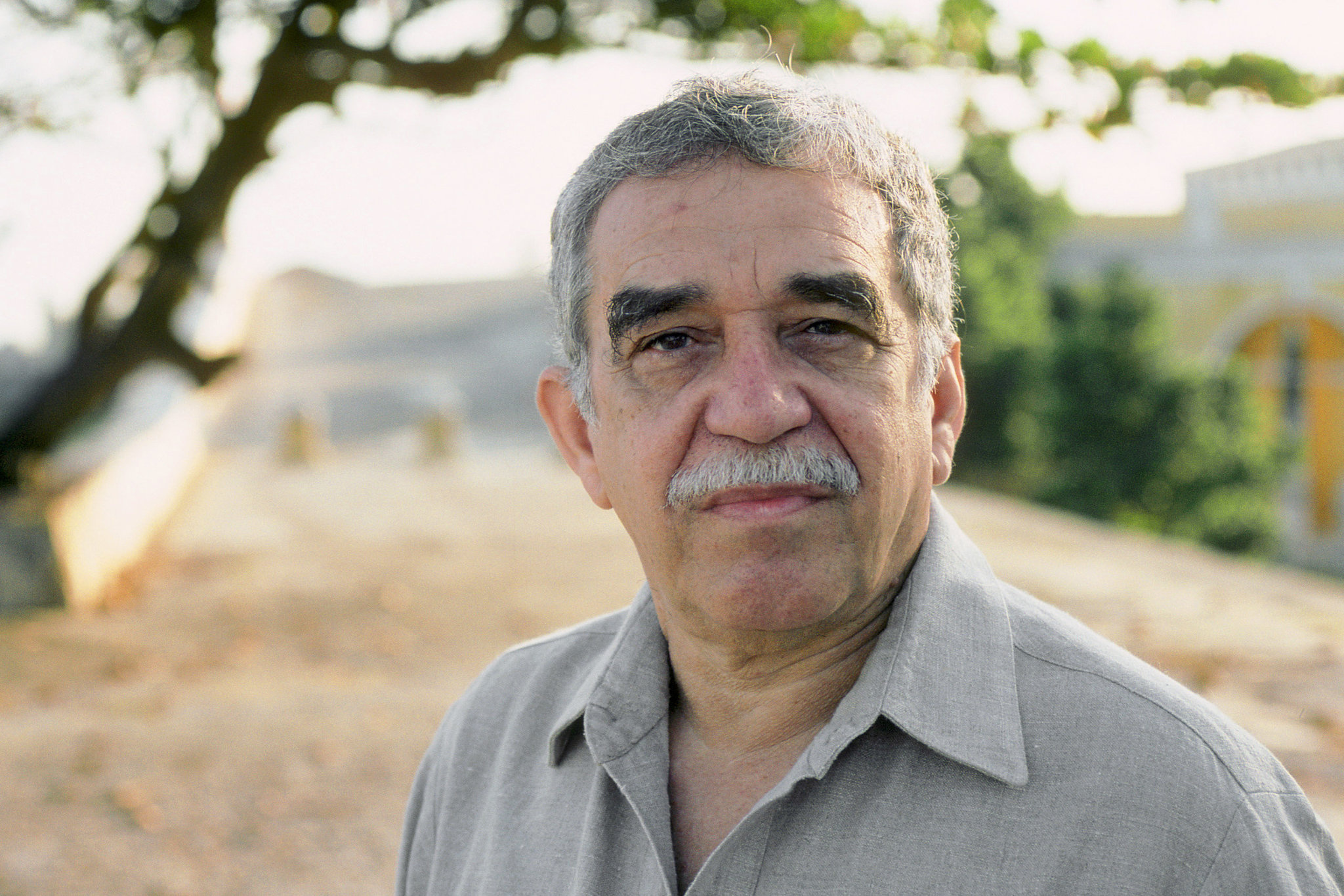 Gabriel Garcia Marquez, Literary magic, Mourning the loss, Marquez, 2050x1370 HD Desktop