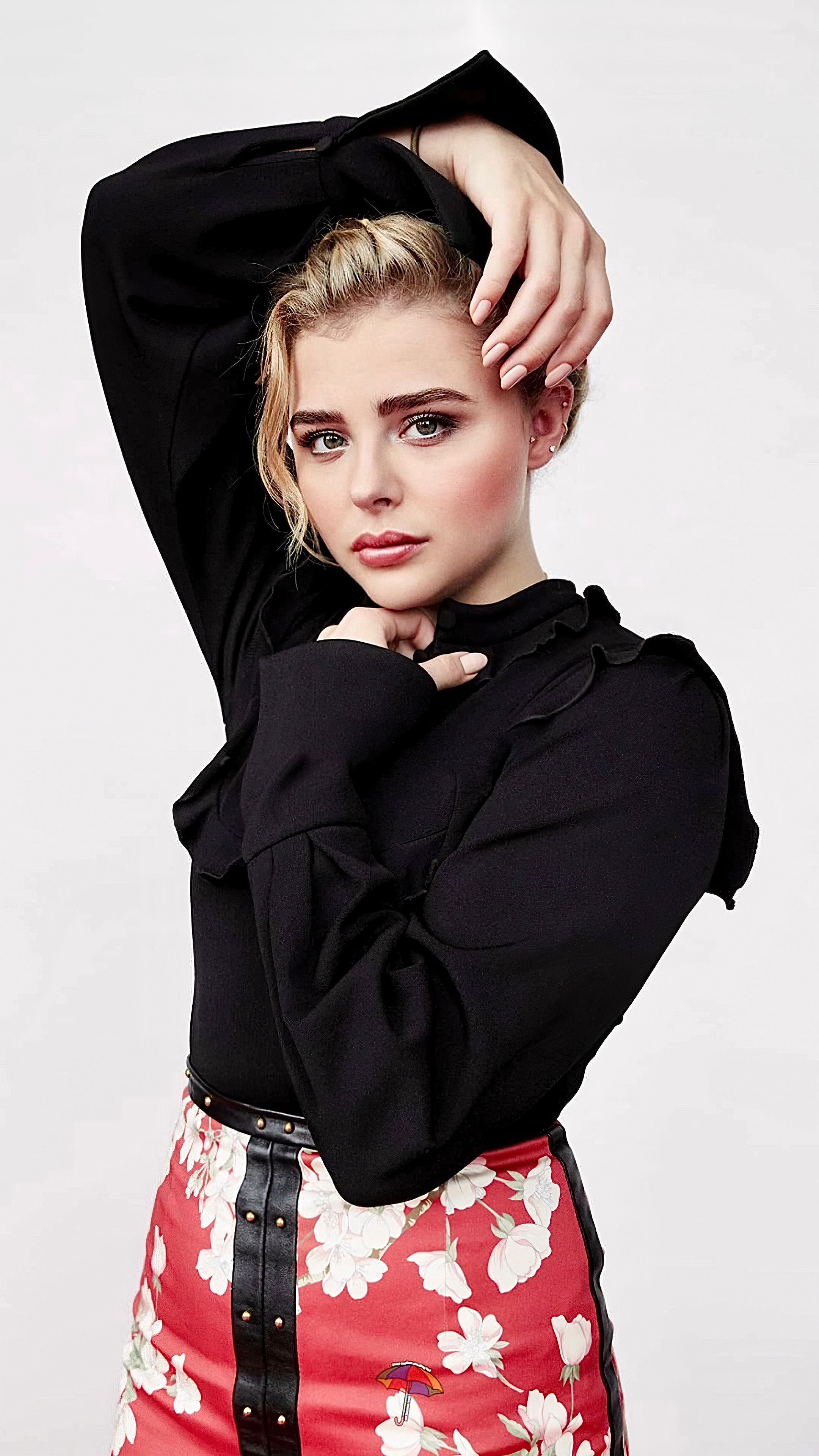 Chloe Moretz: Took part of Mia Hall in a 2014 teen romantic drama film, If I Stay. 2160x3840 4K Background.