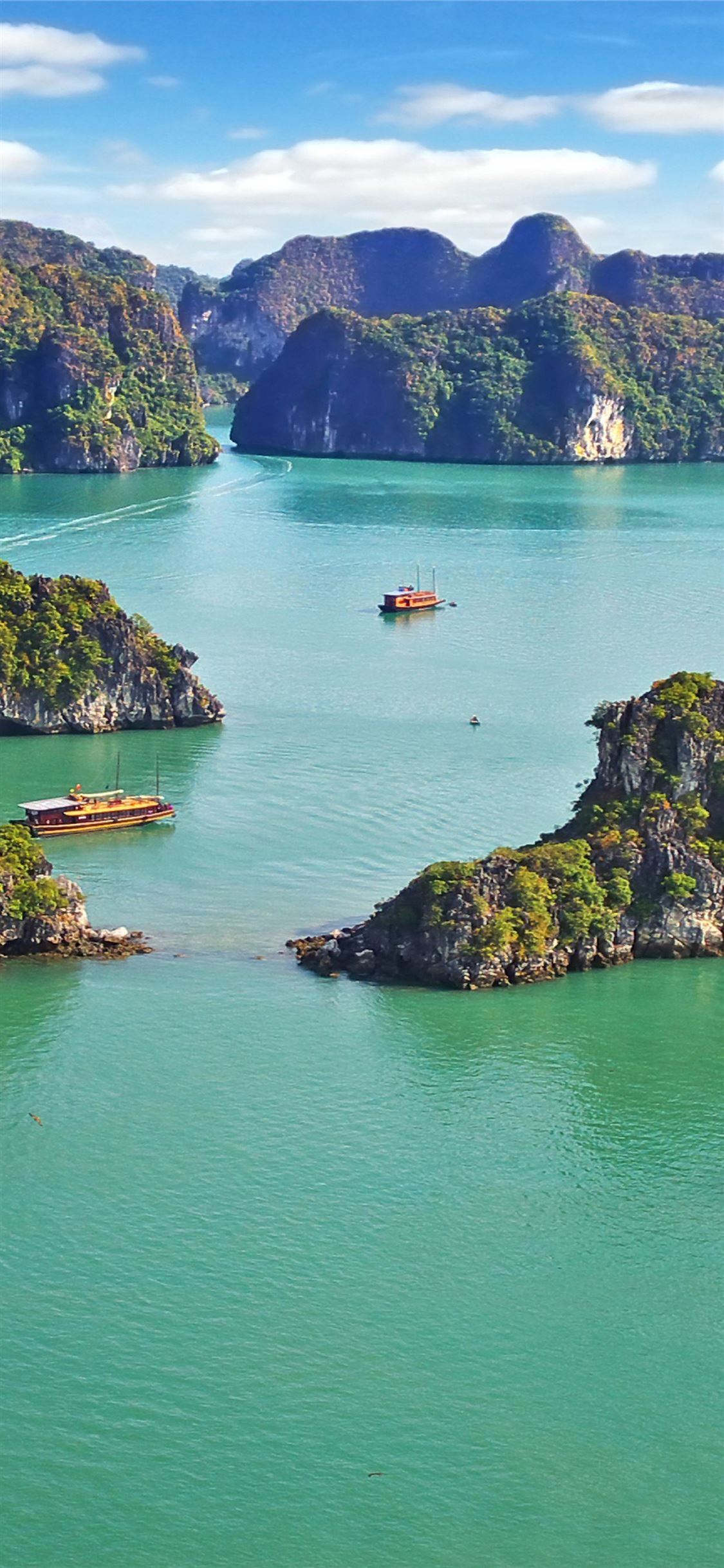 Vietnam adventure, Stunning iPhone wallpapers, Exquisite backgrounds, Travel inspiration, 1130x2440 HD Phone