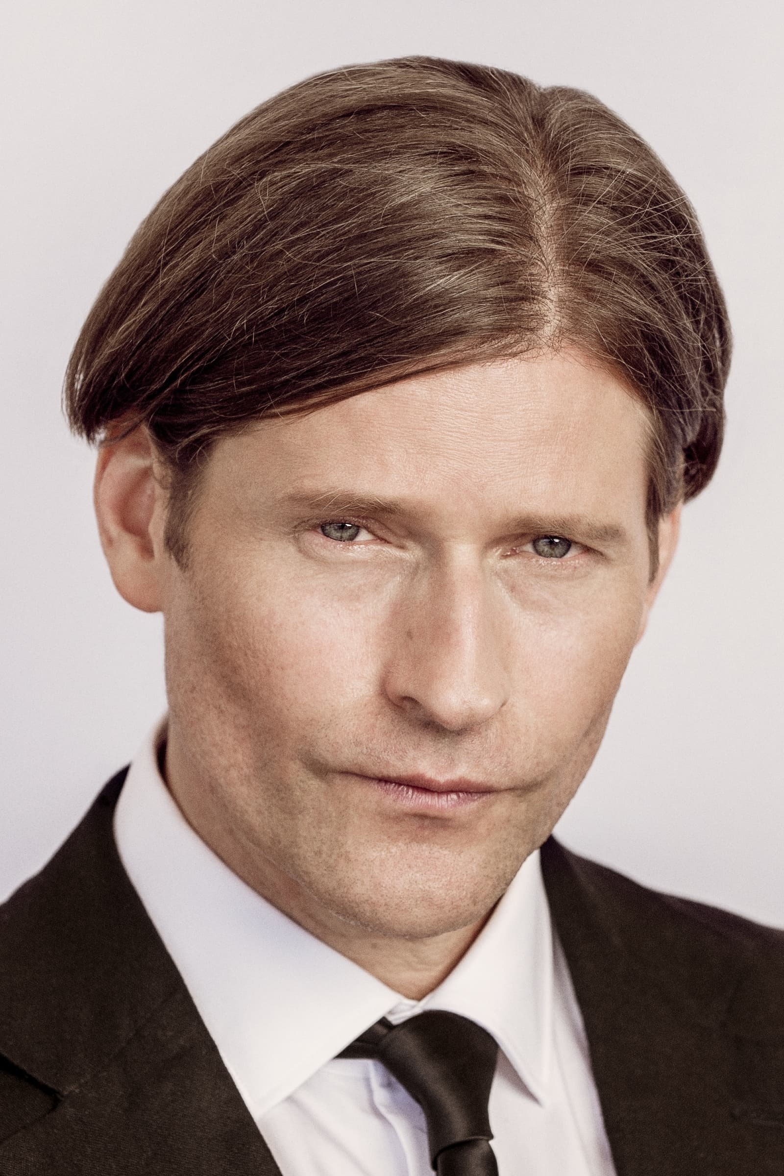 Crispin Glover profile, Movie appearances, Recognizable face, Acting talent, 1600x2400 HD Handy