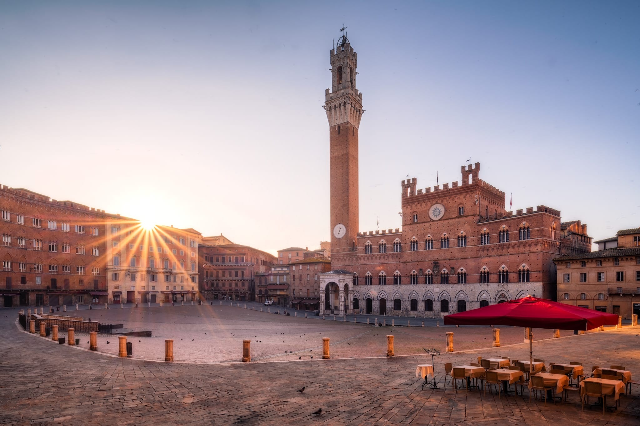 Piazza del Campo bei Sonnenaufgang in Siena, Italien, 2050x1370 HD Desktop