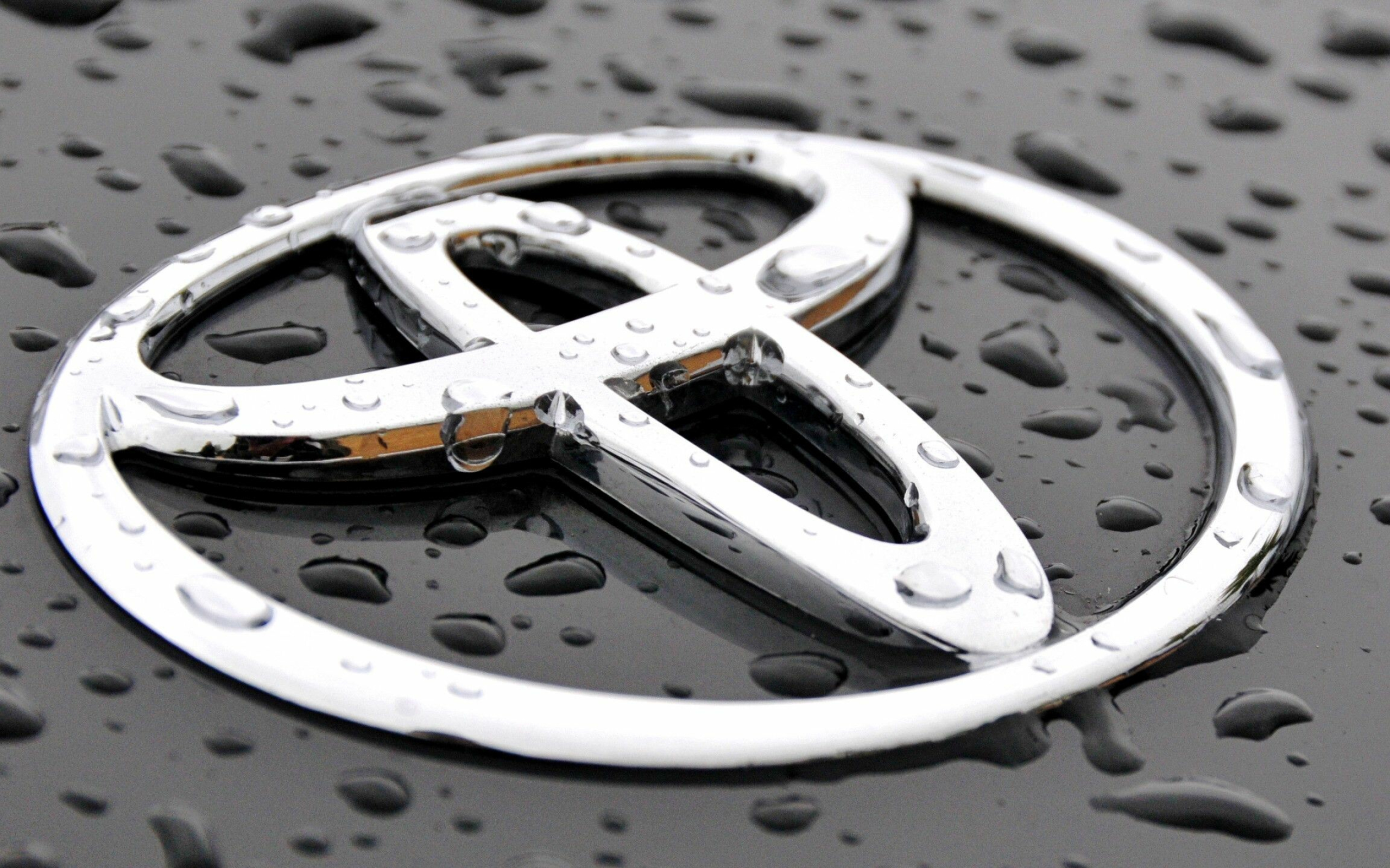 Toyota: A Japanese automotive manufacturer, Logo. 2560x1600 HD Background.