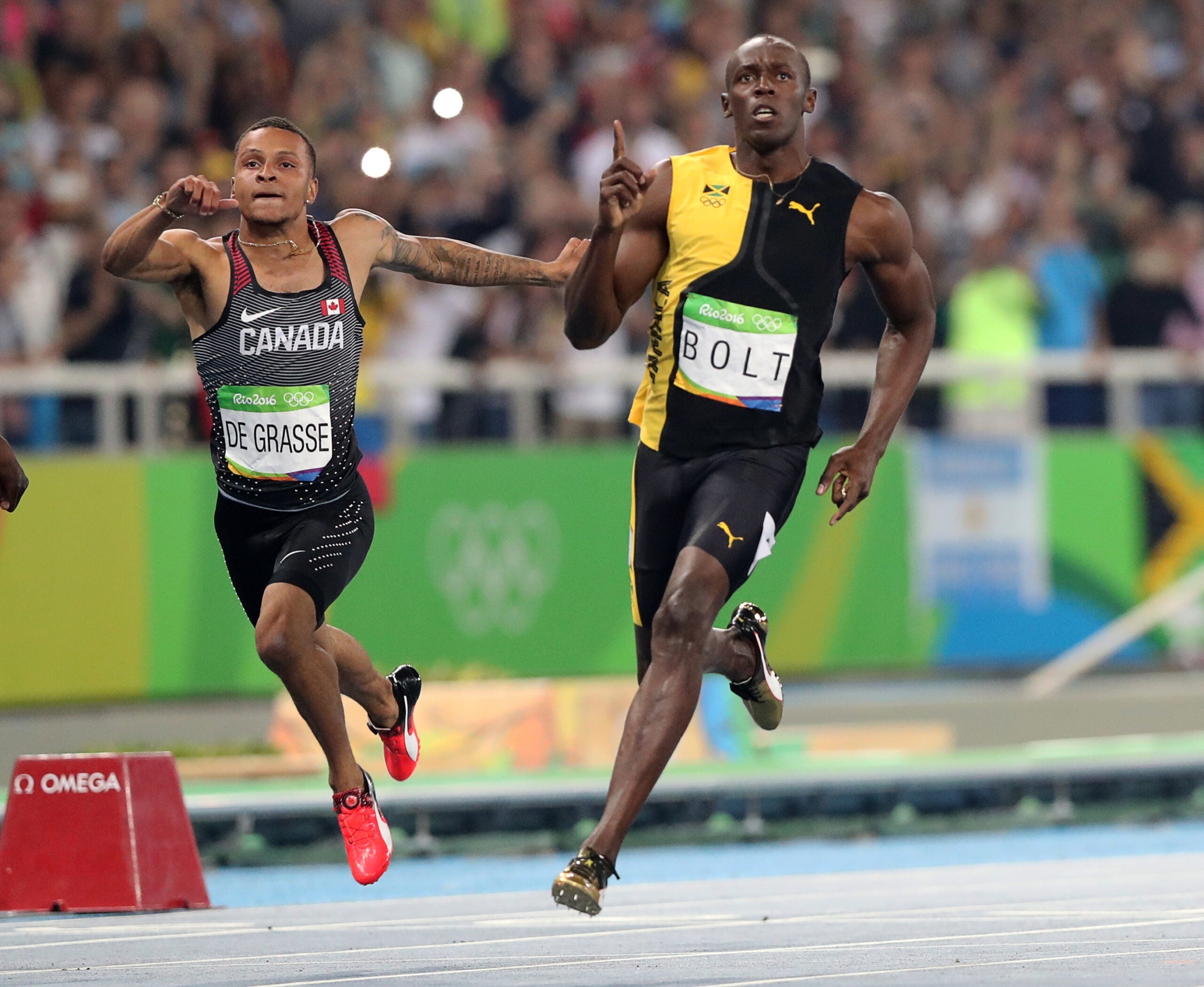 Andre De Grasse, Bolt shines bright, Olympic 100, Gold, 2560x2100 HD Desktop