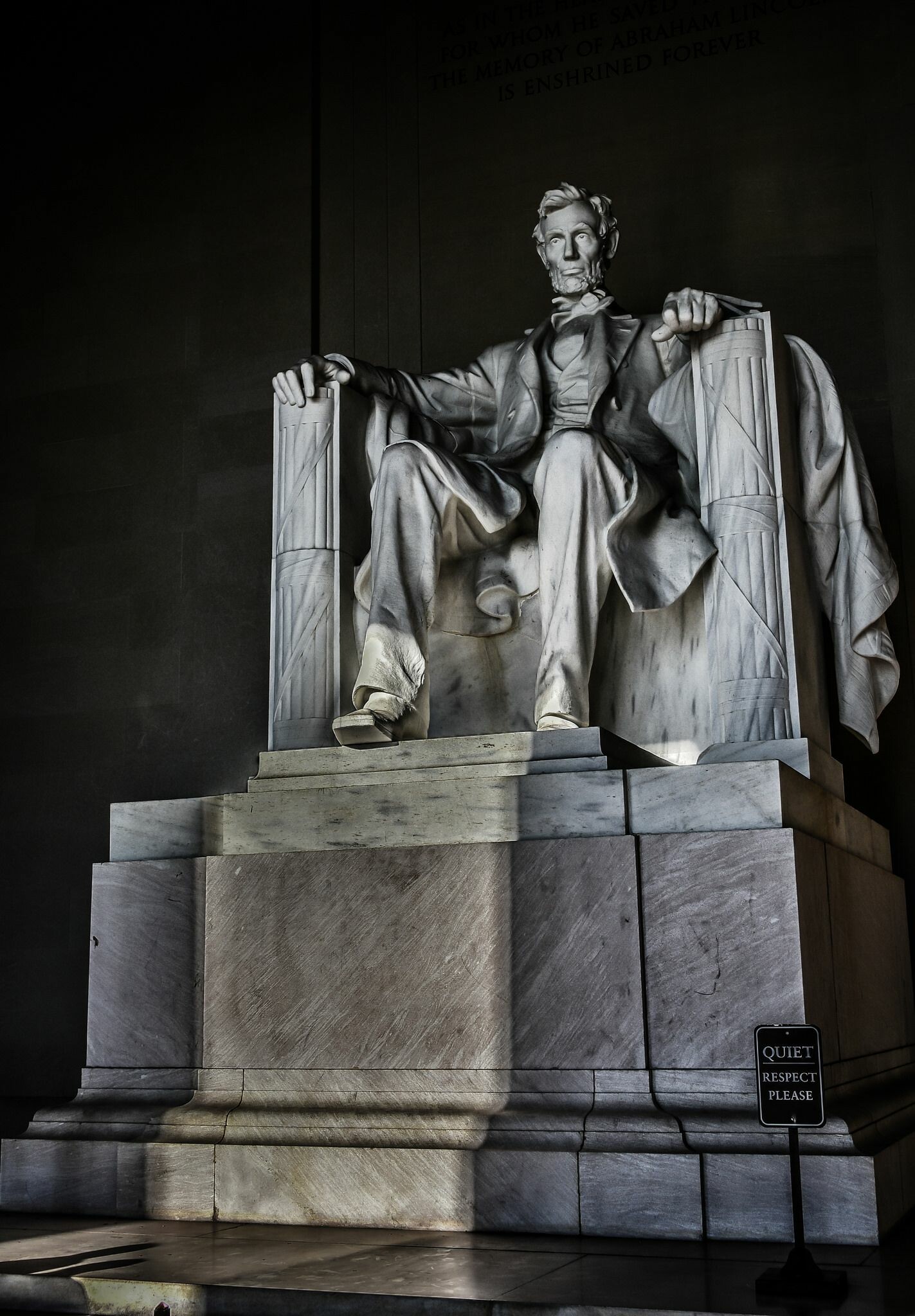 Lincoln Memorial: Abraham Lincoln statue, Washington DC. 1430x2050 HD Wallpaper.