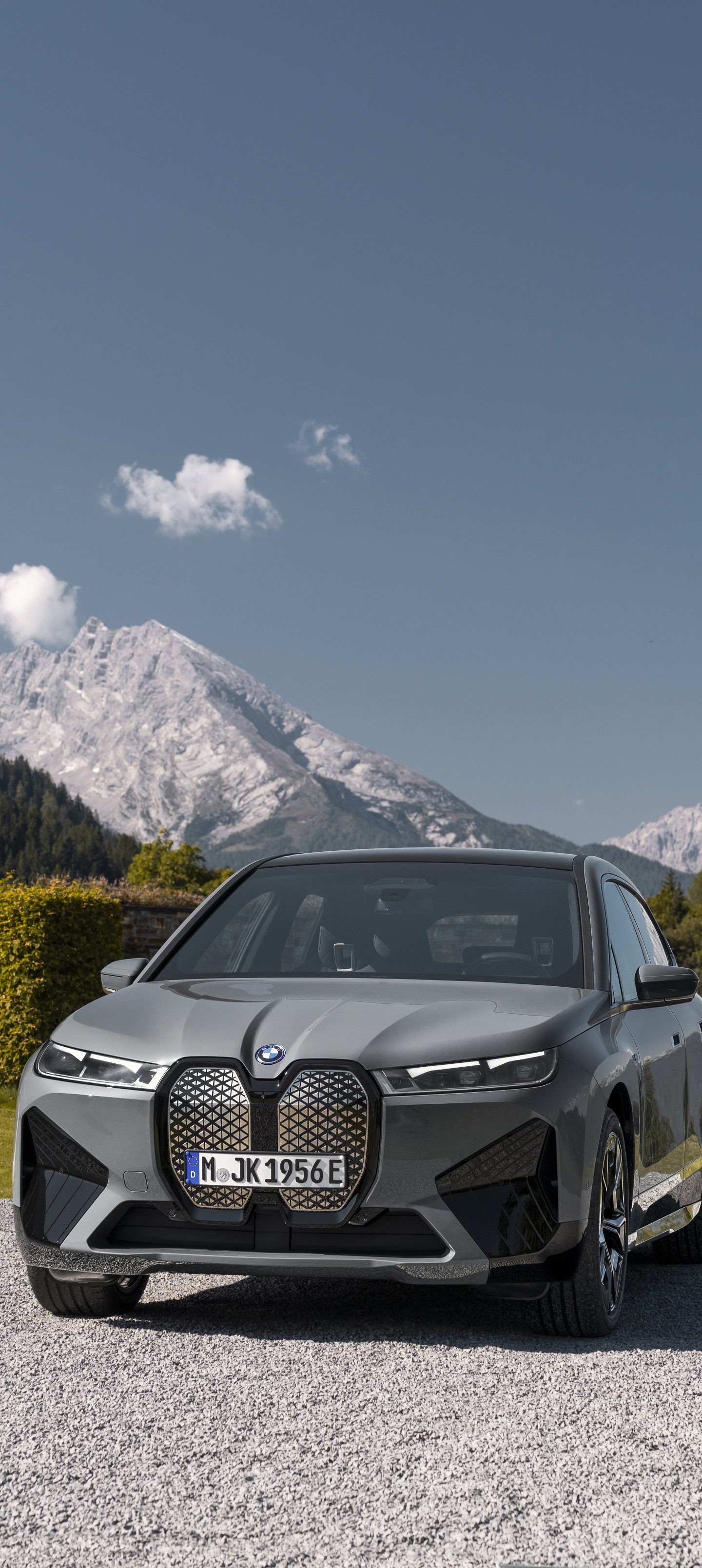 BMW iX M60, Powerful performance, High-end luxury, Cutting-edge features, 1440x3220 HD Handy