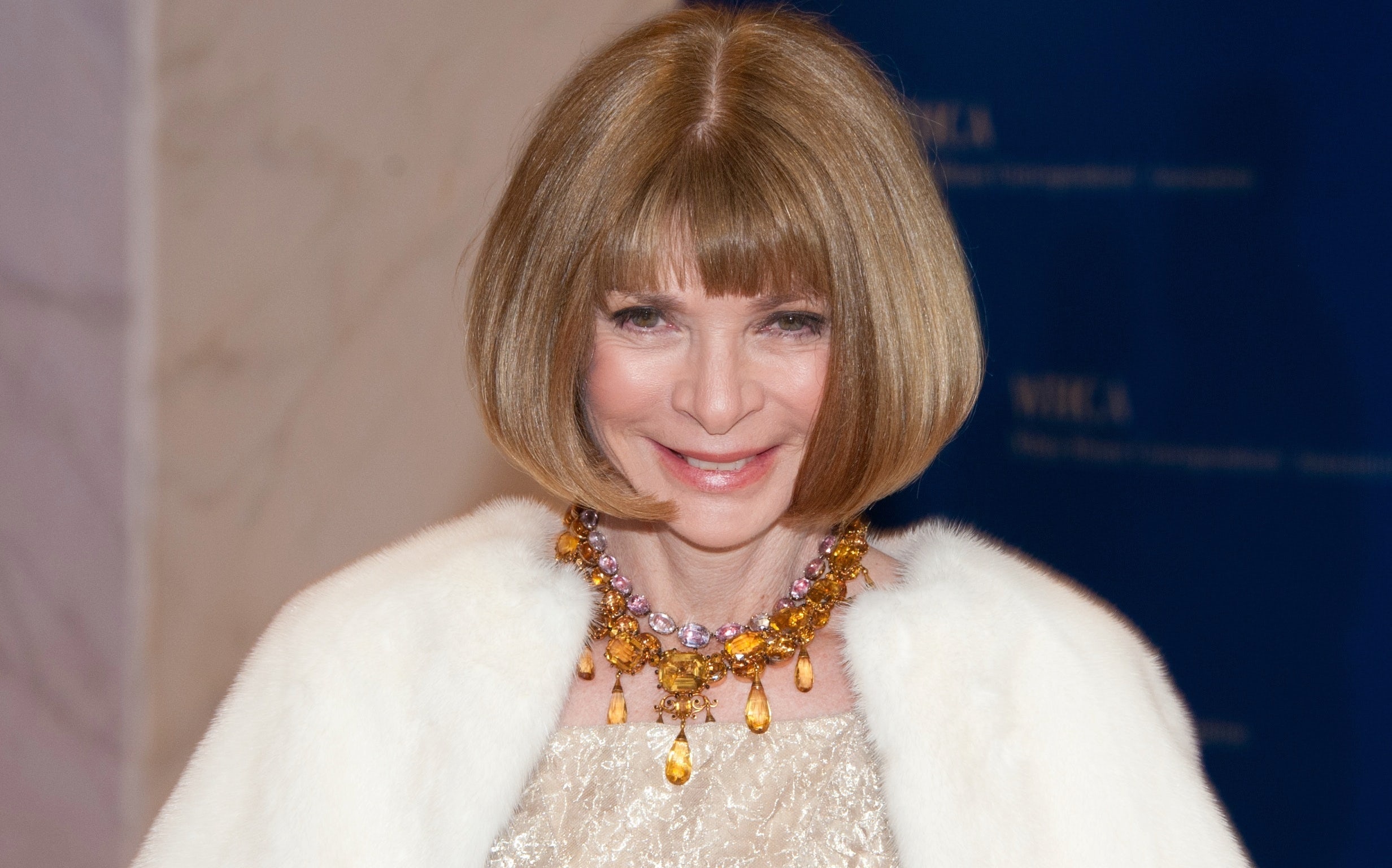 Anna Wintour: Landed her first job in fashion journalism in 1970 as an editorial assistant at Harper's & Queen. 2470x1540 HD Background.