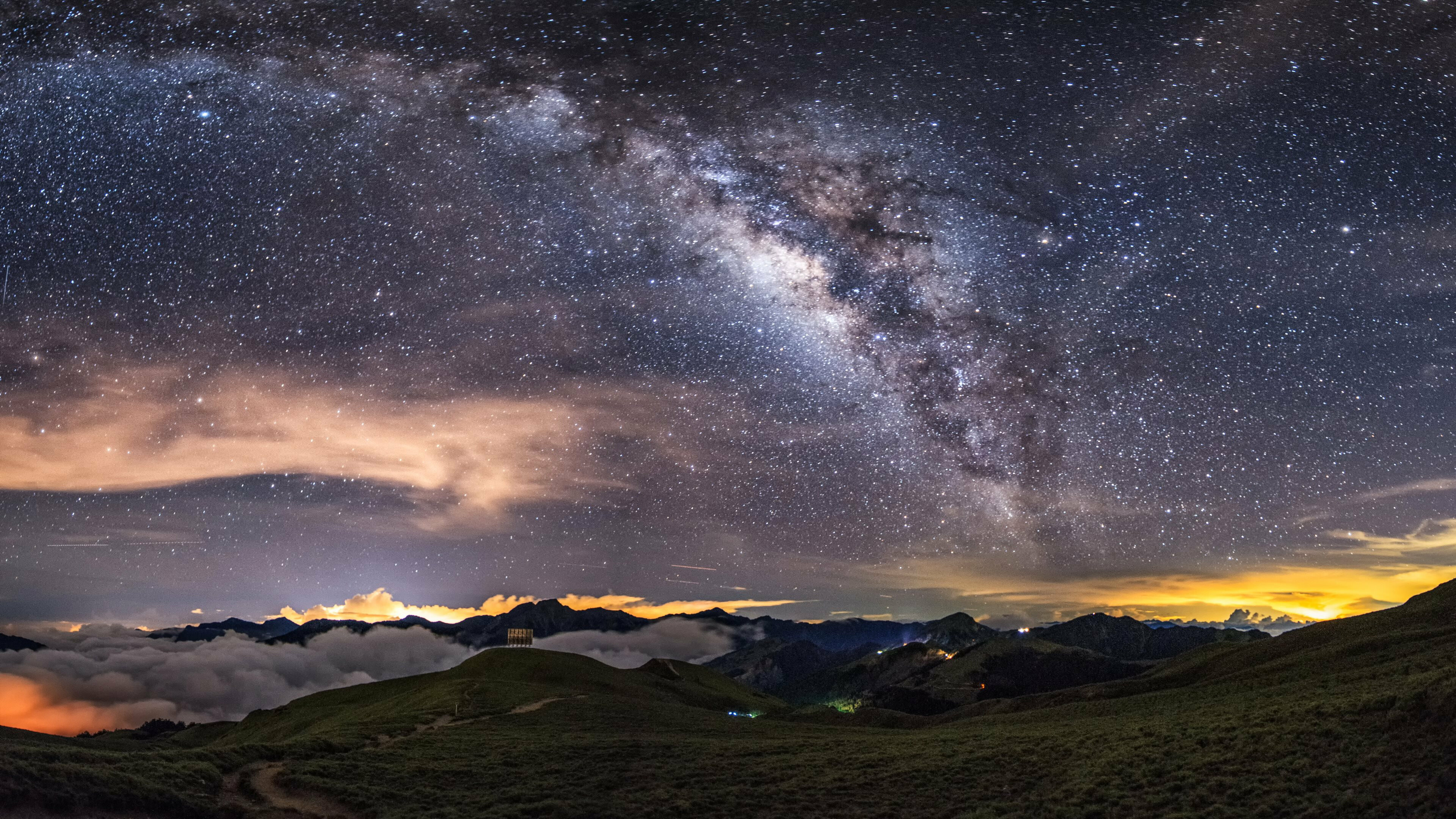 Milky Way: It is estimated to contain 100–400 billion stars and at least that number of planets. 3840x2160 4K Wallpaper.