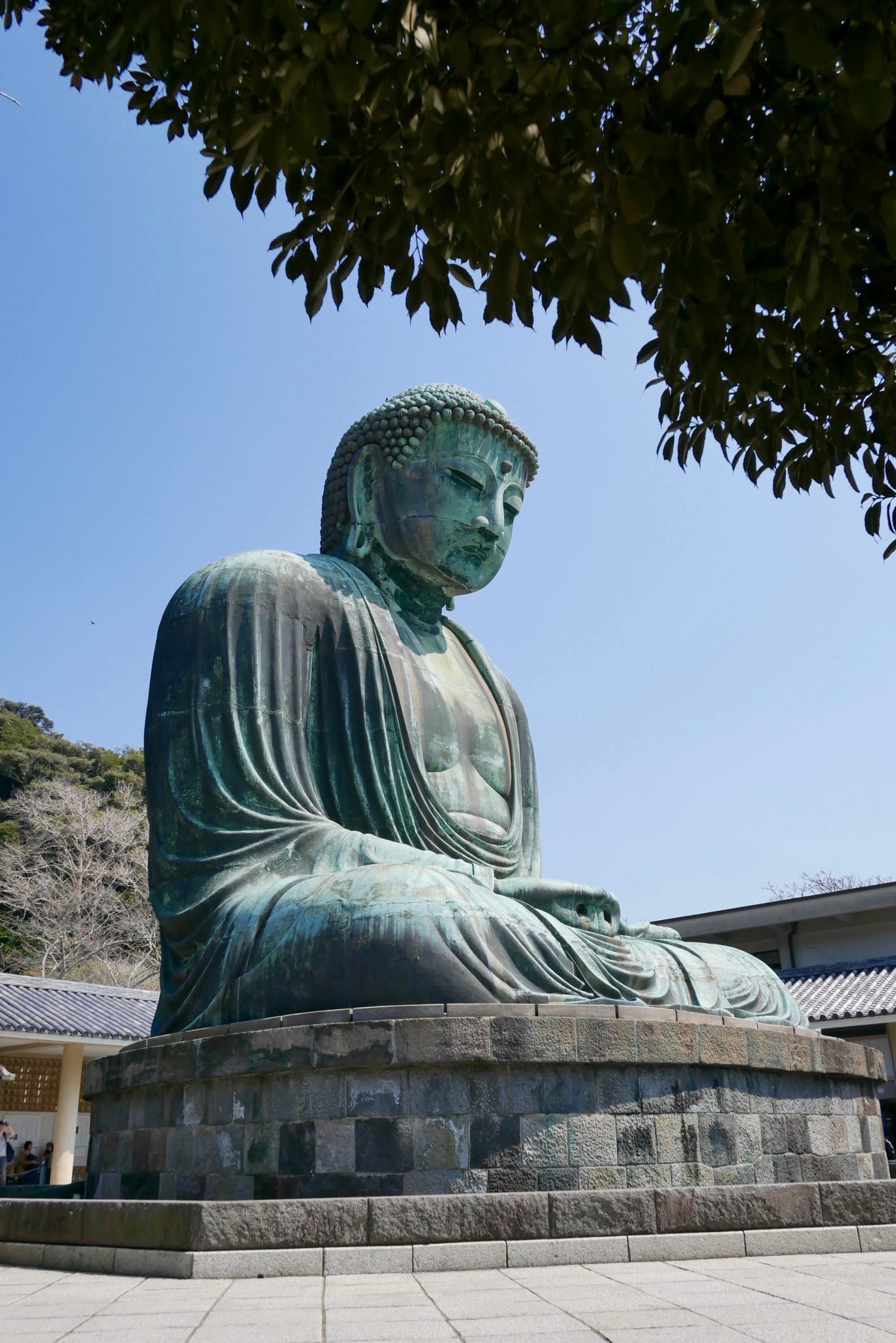 Great Buddha of Kamakura, Spiritual symbol, Serene sanctuary, Zen tranquility, 1370x2050 HD Phone