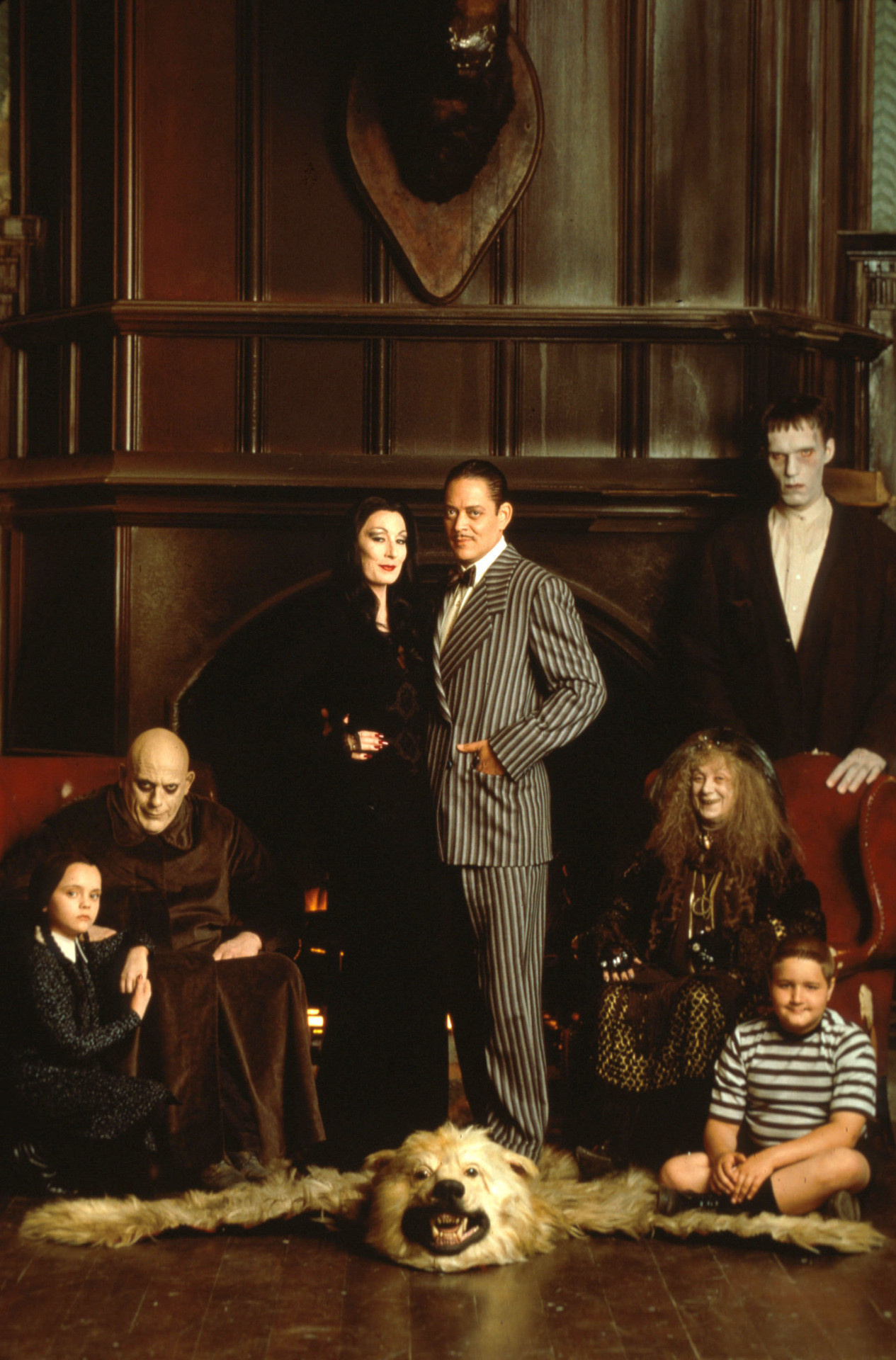 Addams Family, Posted by Zoey Walker, Wallpaper, 1270x1920 HD Handy
