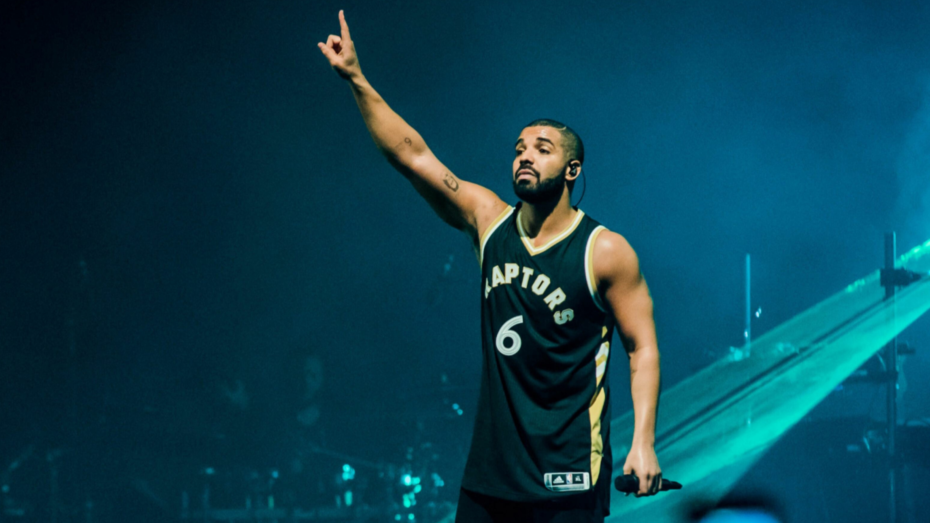 Drake: A child actor turned hip hop superstar, Comeback Season, 2007. 3840x2160 4K Background.