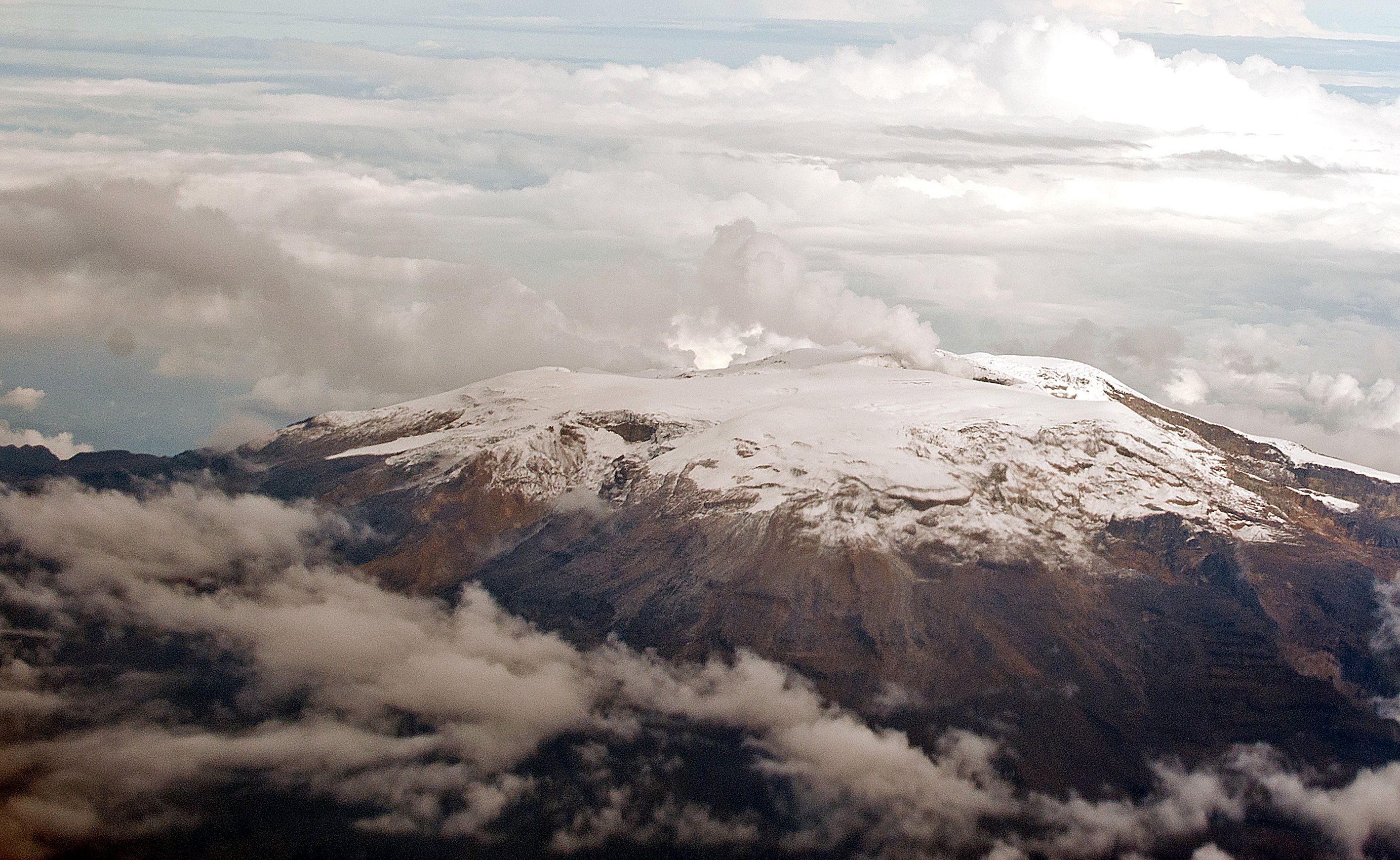 Nevado del Ruiz, Dangerous active volcanoes, Worldwide list, 2840x1750 HD Desktop