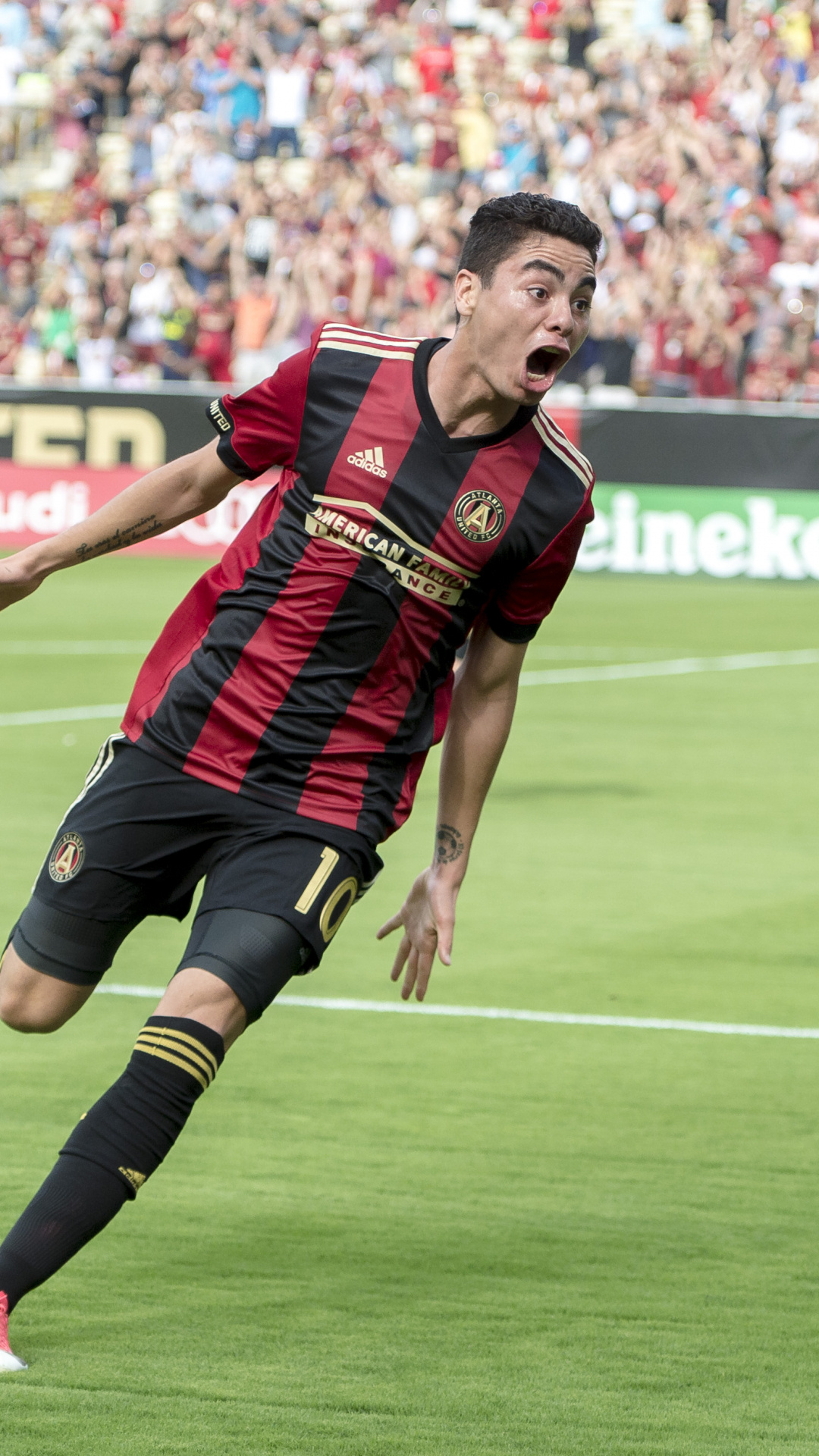Miguel Almirn, MLS player recognition, Team of the Week, Fan support, 1080x1920 Full HD Phone