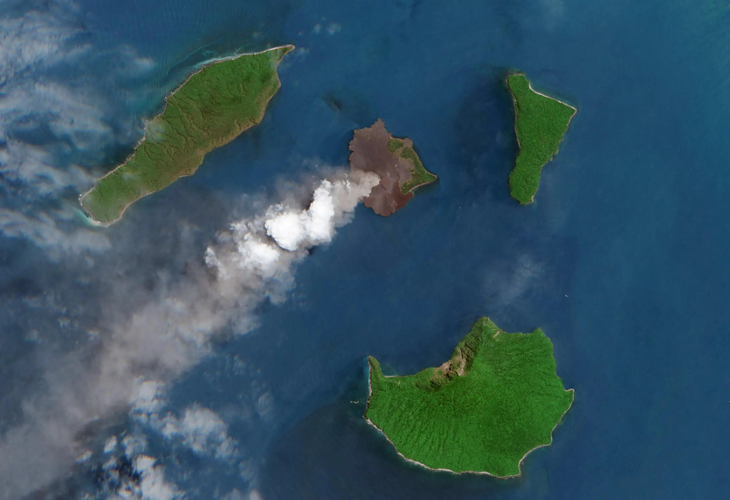 Krakatoa volcano eruption, Tsunami impact, Indonesian coast, Casualties and injuries, 2500x1720 HD Desktop