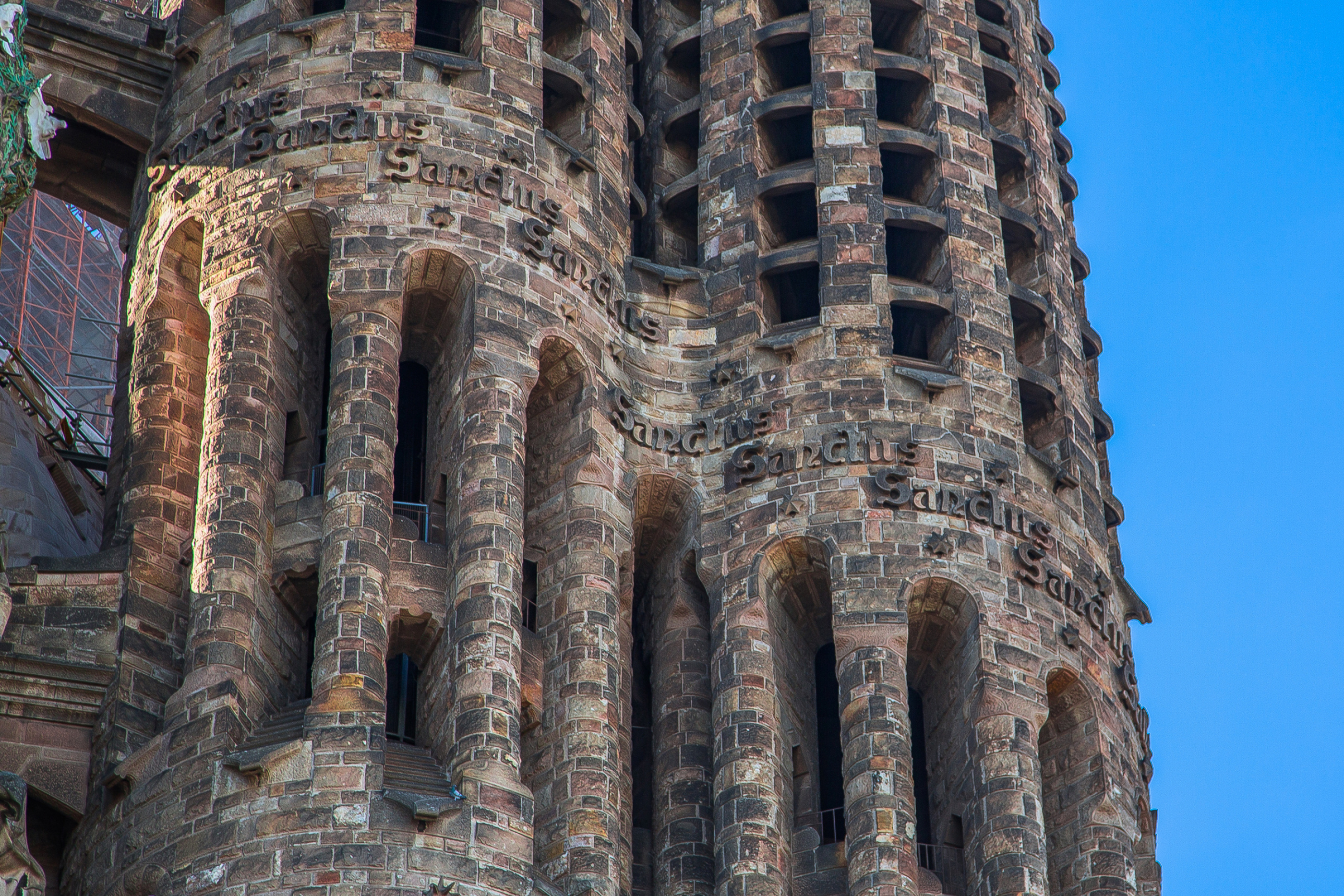 Iconic landmark, Barcelona treasure, Architectural brilliance, Spiritual significance, 2800x1870 HD Desktop