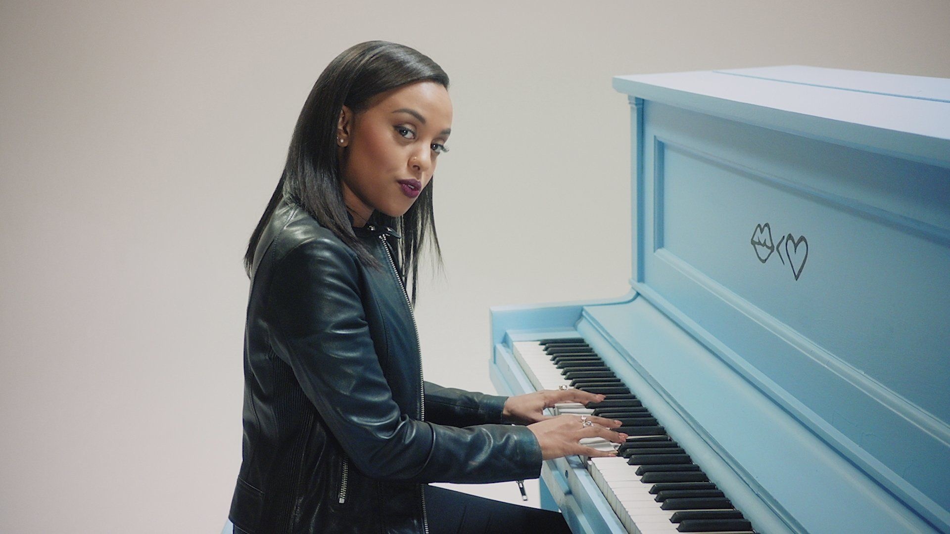 Ruth B. Image 2022 Photo Collection 1920x1080