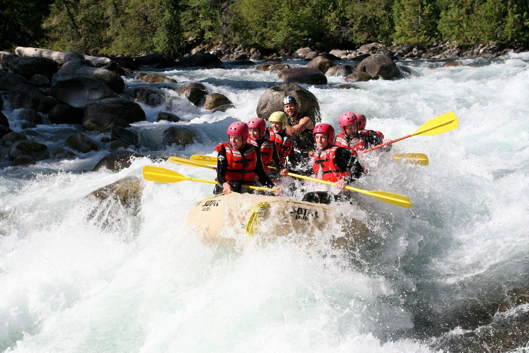 Rafting: Long and violent rapids full of large rocks - whitewater boating of a 4-5 class of difficulty. 2250x1500 HD Wallpaper.
