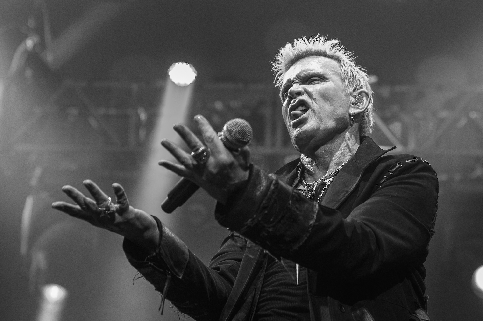 Billy Idol fans definitely not dancing by themselves at the Capitol Theatre Sept 22, 2021 Just One More Concert 2000x1340