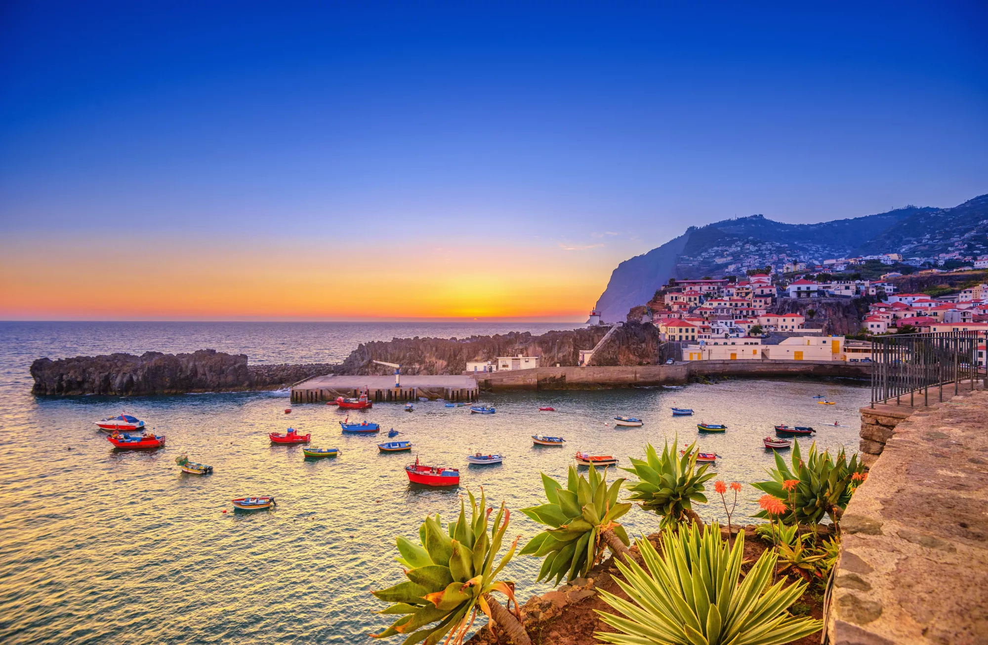 Madeira, Natural beauty, Scenic landscapes, Travel destination, 2000x1310 HD Desktop