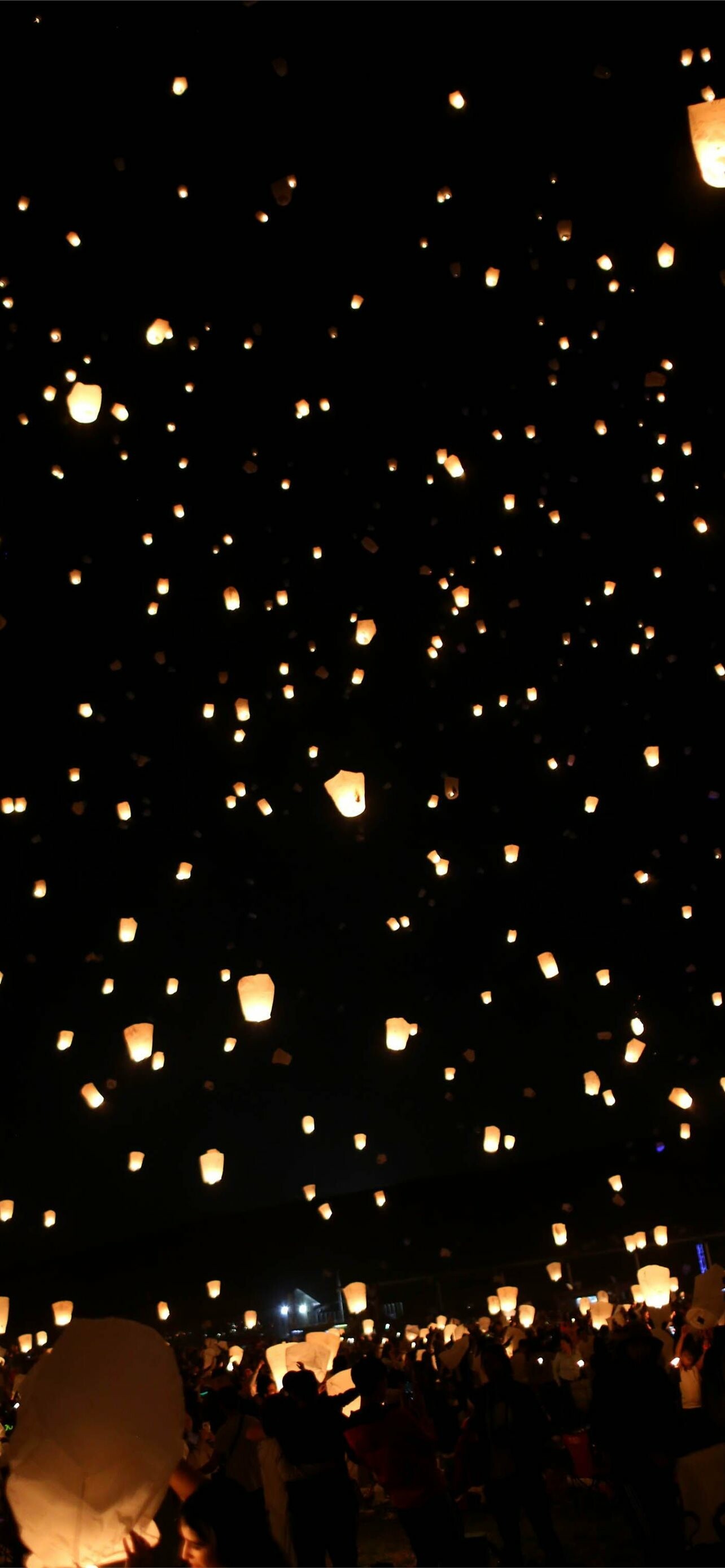 Lantern Festival: Chinese paper lanterns, Holiday. 1290x2780 HD Background.