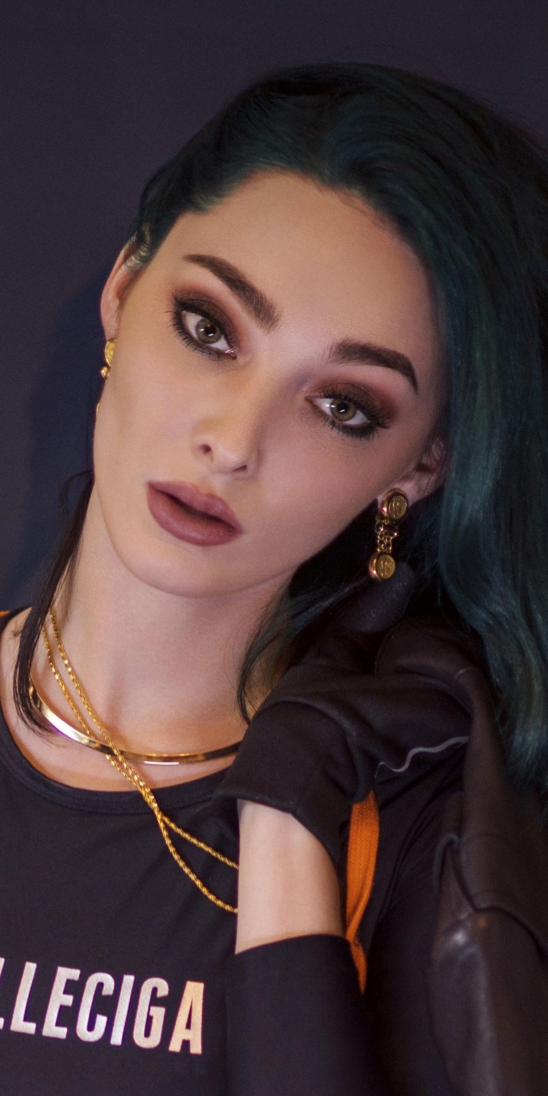 Emma Dumont, Celebrity wallpapers, Beautiful actresses, 1080x2160 HD Phone