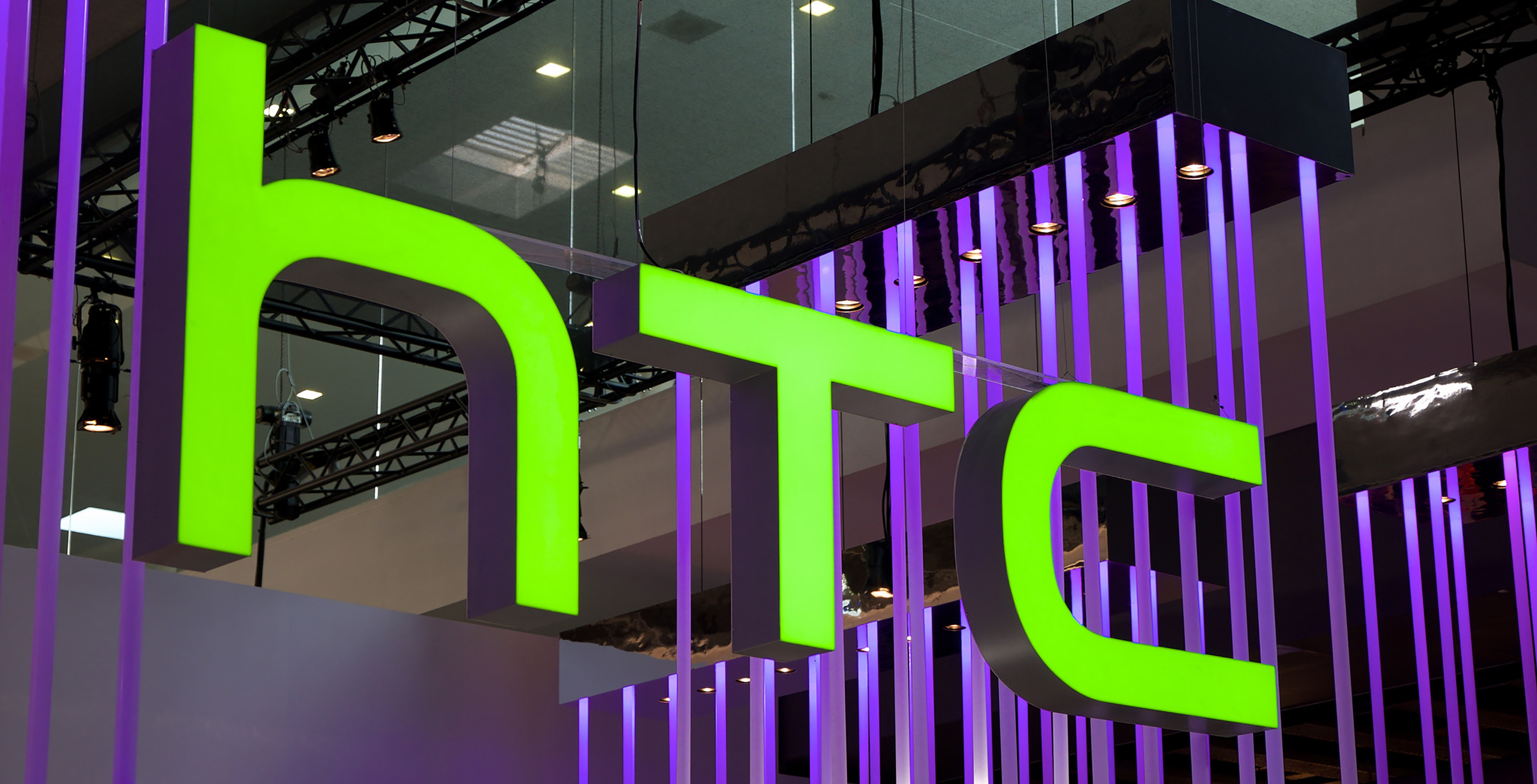 HTC Logo, Completely on the edge, Zonamovilidades, 3330x1700 HD Desktop