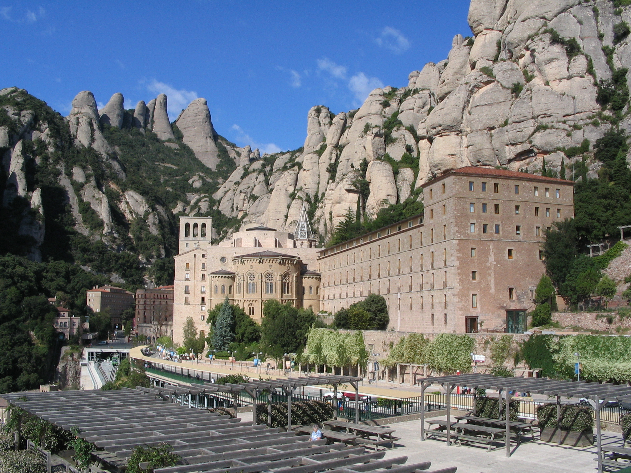 Montserrat, Ryan Simpson, Travel guide, Frequently asked questions, 2050x1540 HD Desktop