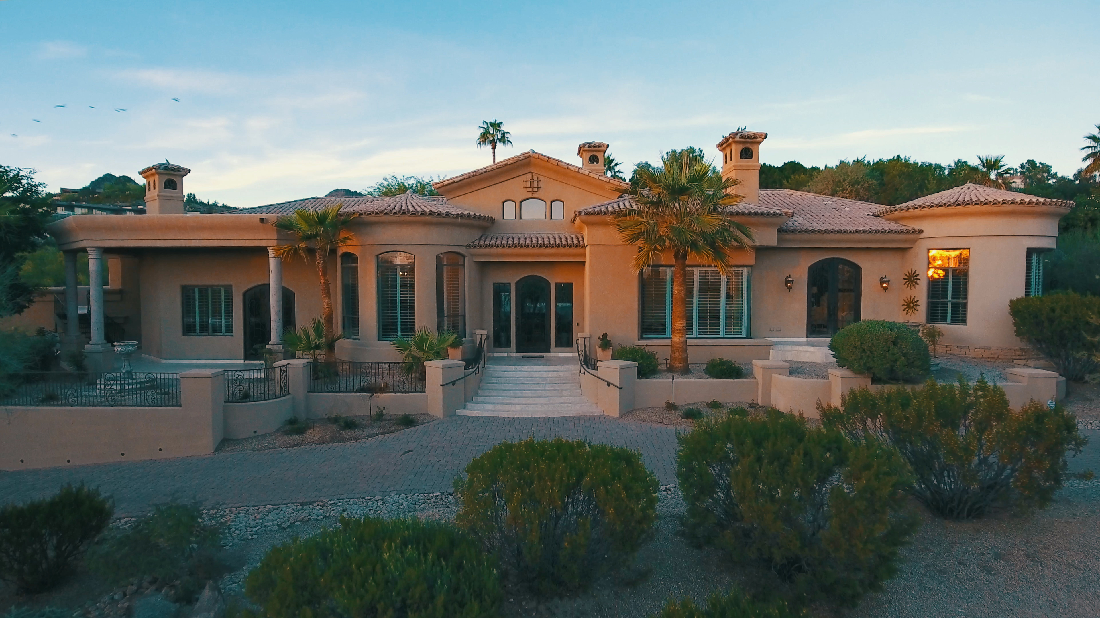 Mansion: Luxurious property in Florida, Private manor, Exclusive backyard. 3840x2160 4K Background.