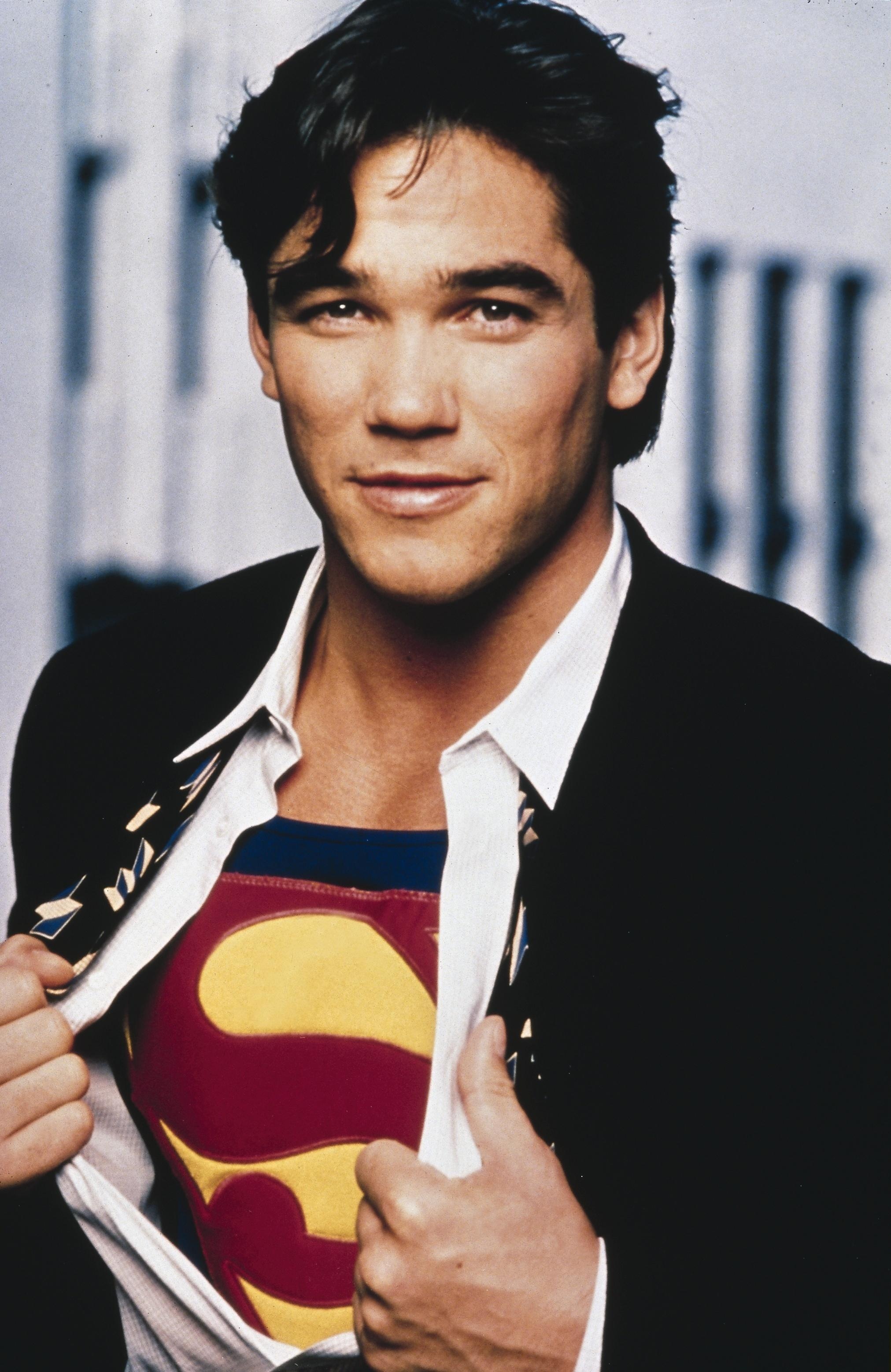 Lois and Clark: The New Adventures of Superman: Dean Cain, The first one to audition for the lead role, and was the first confirmed actor in the main cast. 2030x3120 HD Background.