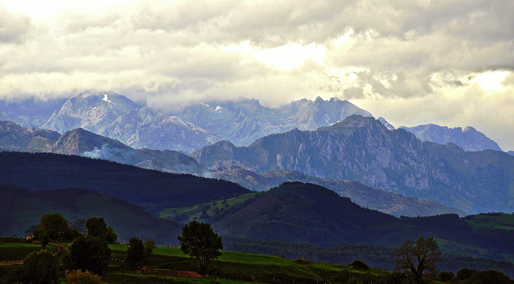 Cantabrian Mountains, Wonders, 2050x1140 HD Desktop