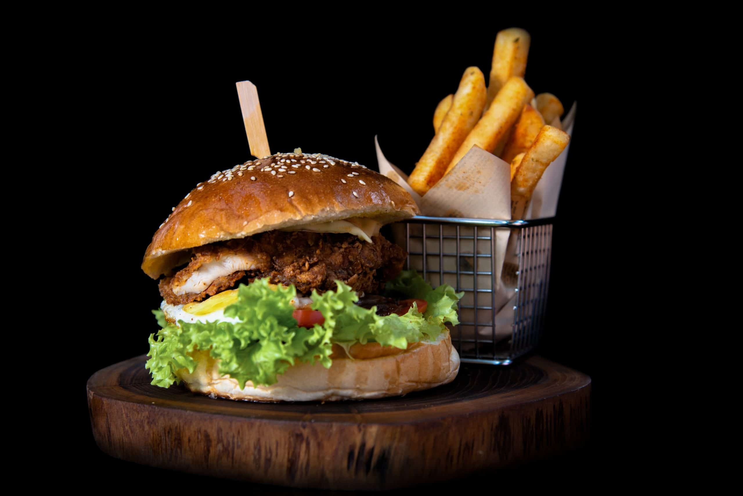 Hamburger: Salisbury steak, White Castle, America’s favorite food. 2560x1710 HD Background.