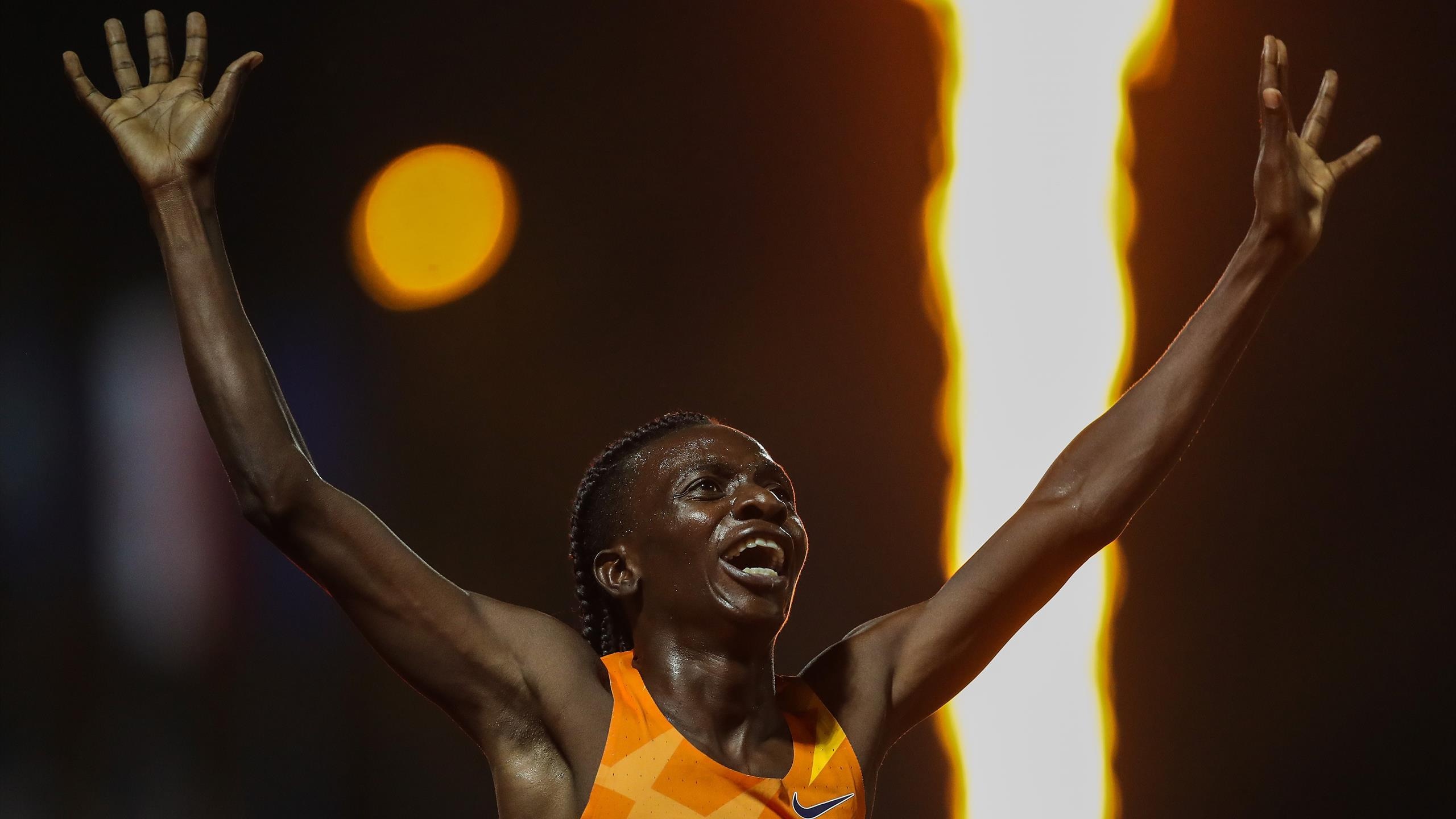 Francine Niyonsaba, Record-breaking runner, Trailblazer in athletics, Inspirational figure, 2560x1440 HD Desktop