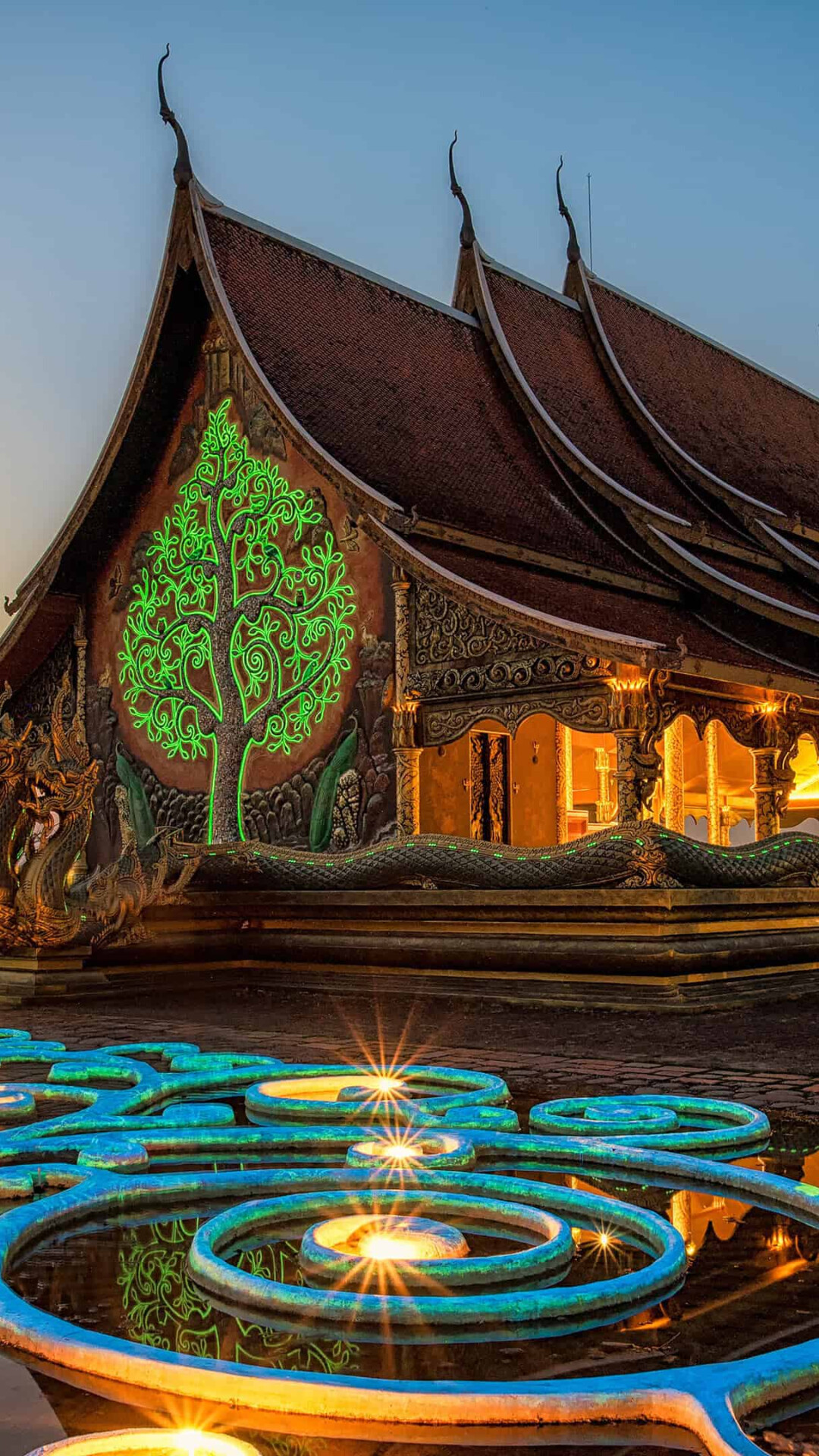 Thailand: Wat Sirindhorn Wararam, Phu Prao buddhist temple, Ubon Ratchatani. 1080x1920 Full HD Background.