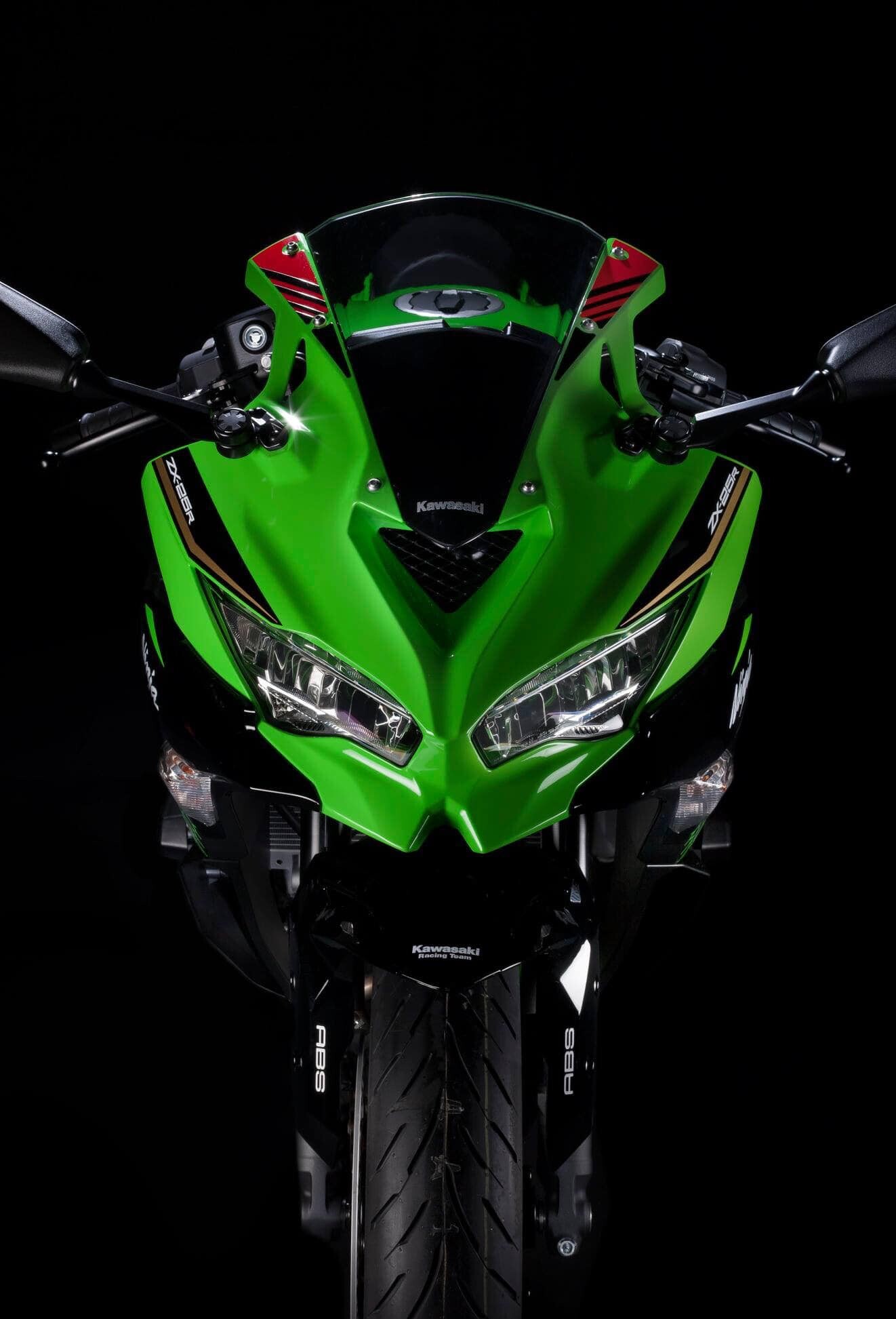 Kawasaki Ninja ZX: ZX25R, 249.8cc inline four-cylinder engine mated to a six-speed gearbox. 1330x1950 HD Background.