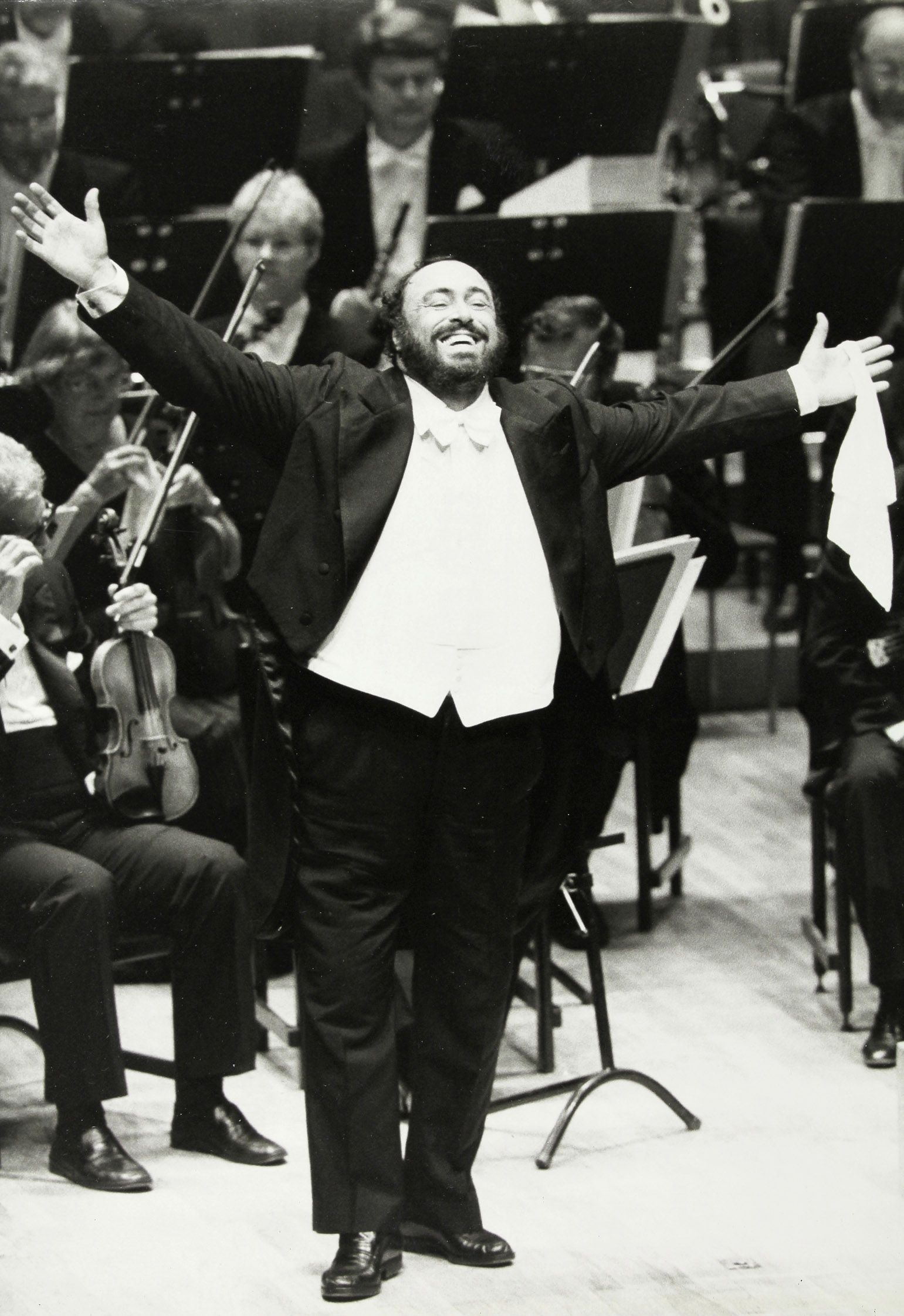 Luciano Pavarotti, Wonderful pics, Opera singers, 1550x2250 HD Phone