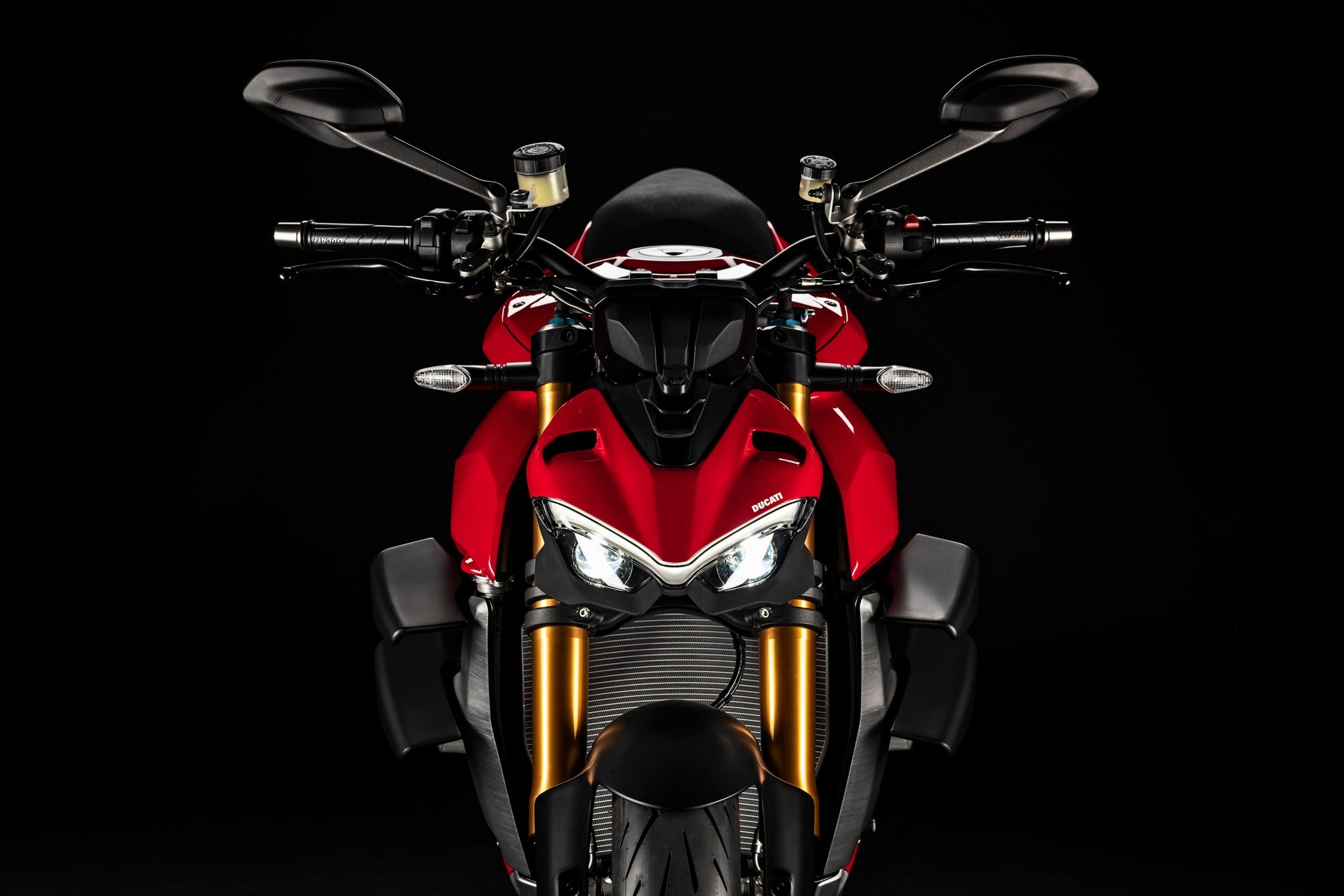 Ducati Streetfighter, Superbike DNA, Street asphalt, Powerful performance, 2560x1710 HD Desktop