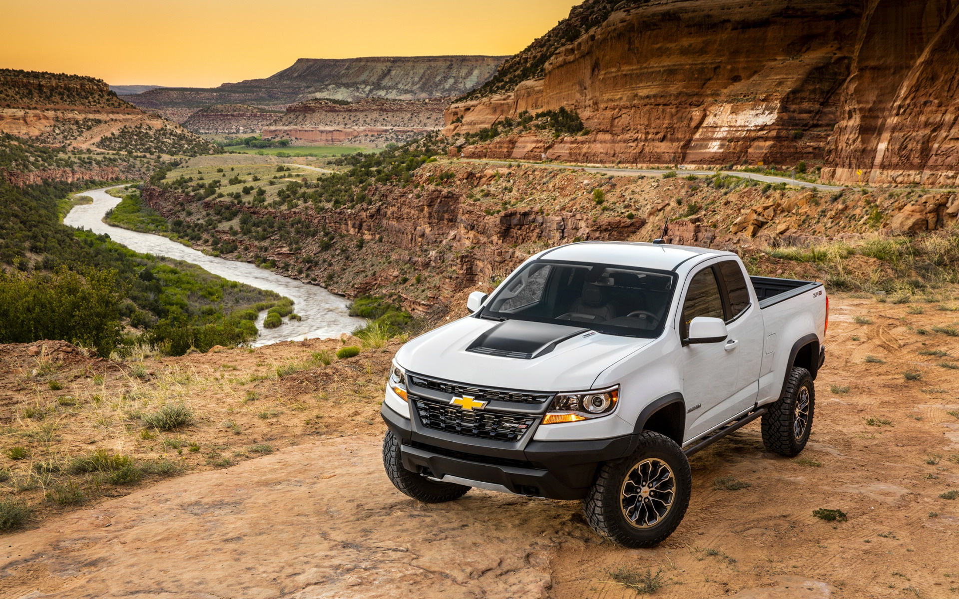 Chevrolet Colorado ZR2, Sunset canyon, New white color, American cars, 1920x1200 HD Desktop