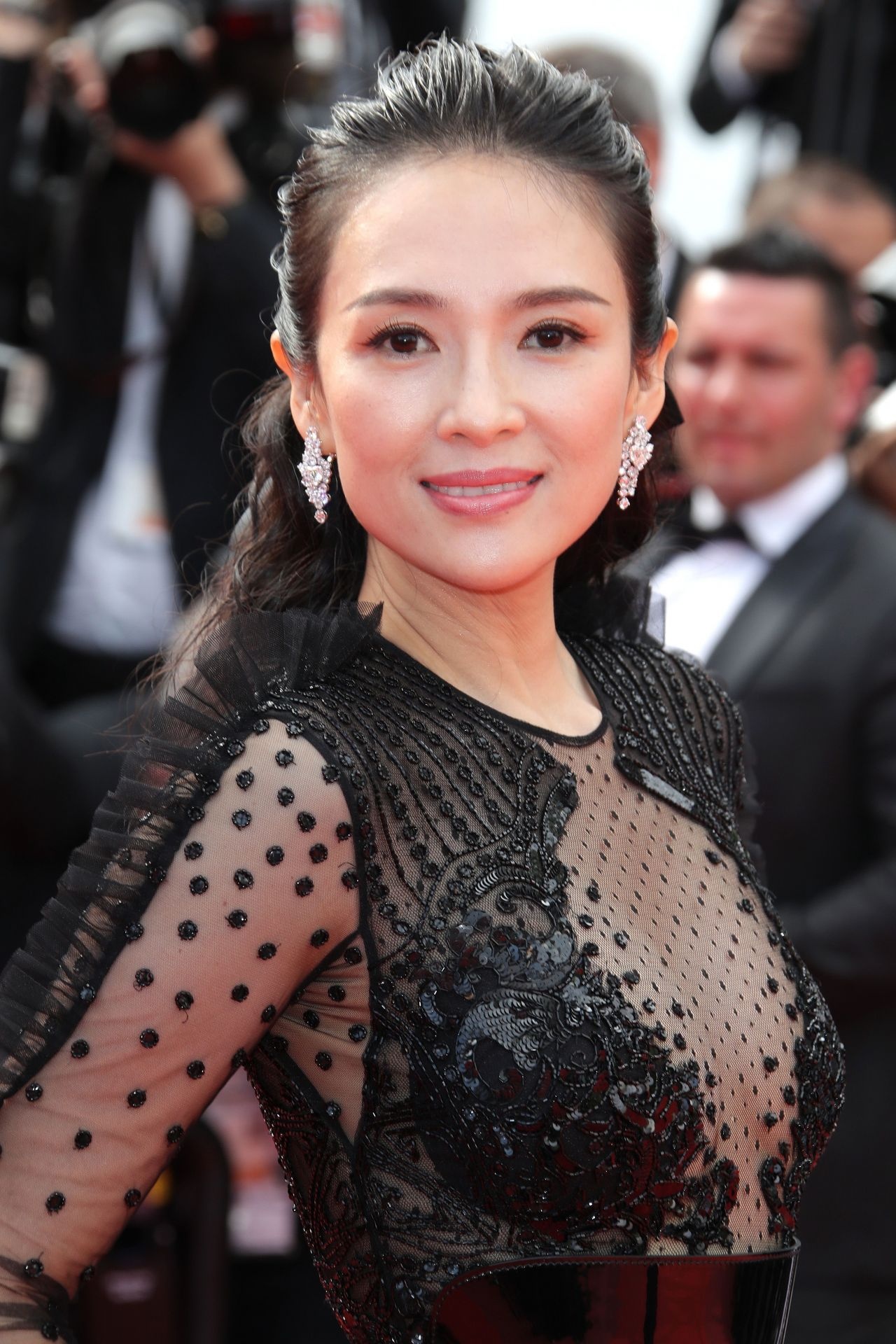 Zhang Ziyi, Fashionista, Celebrity outfits, Trendsetter, 1280x1920 HD Phone