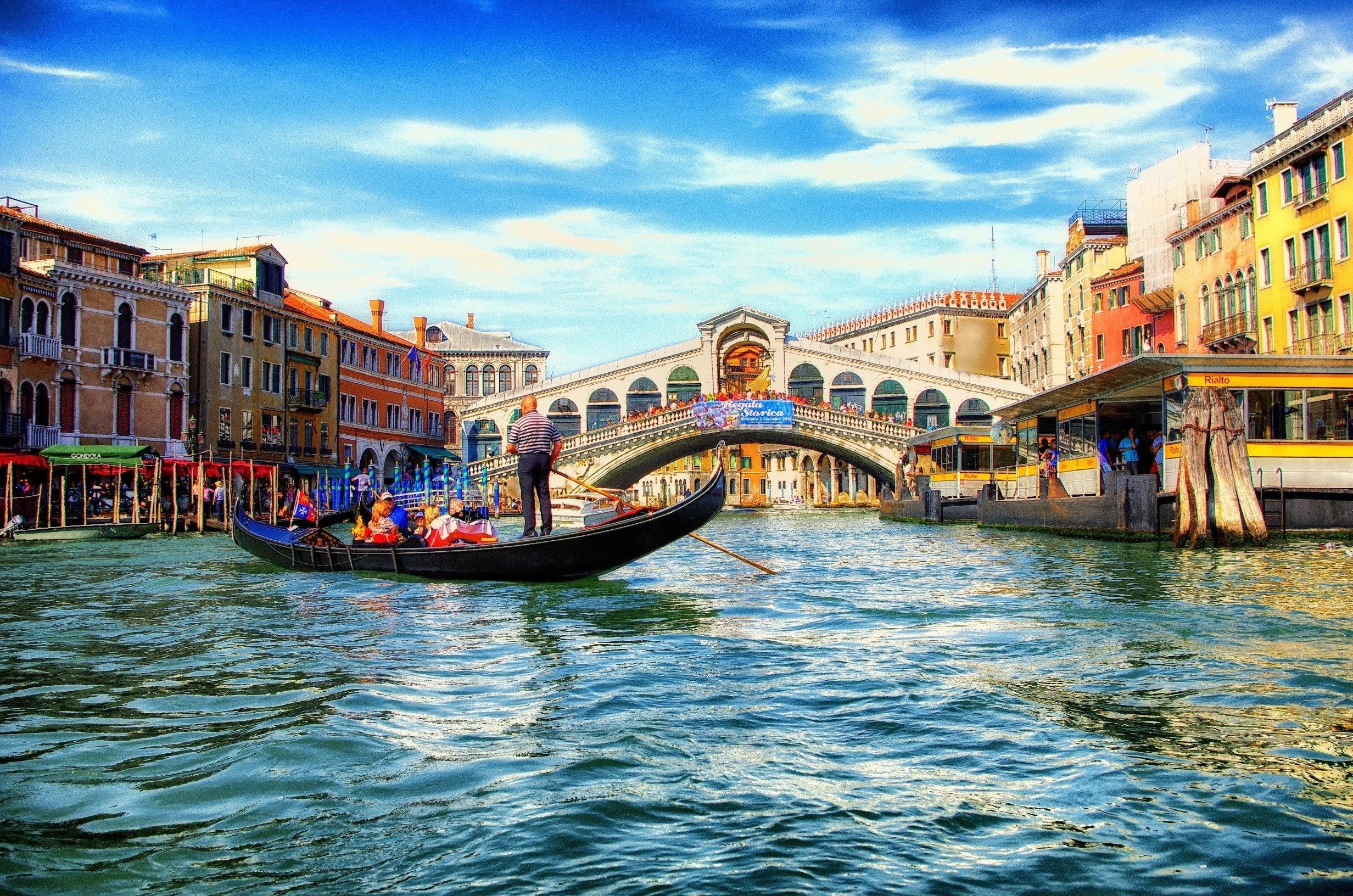 Rialto beautiful arch bridge, Venice city Italy, Mediterranean cruise, European city breaks, 2470x1640 HD Desktop