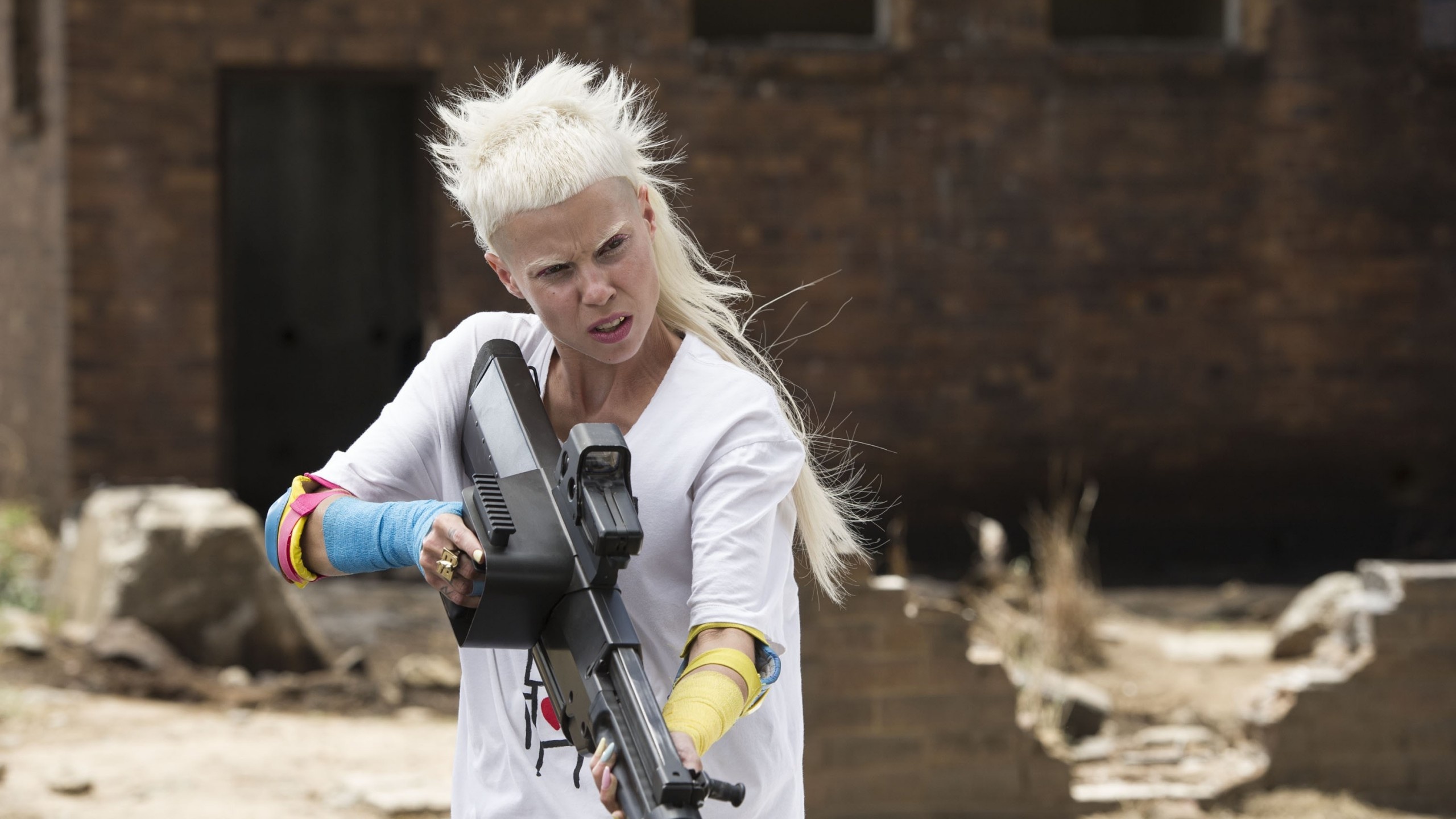 Chappie: Yolandi Visser as Yolandi, a gang member and metafictional version of herself from the South African zef rap-rave group Die Antwoord. 2560x1440 HD Wallpaper.