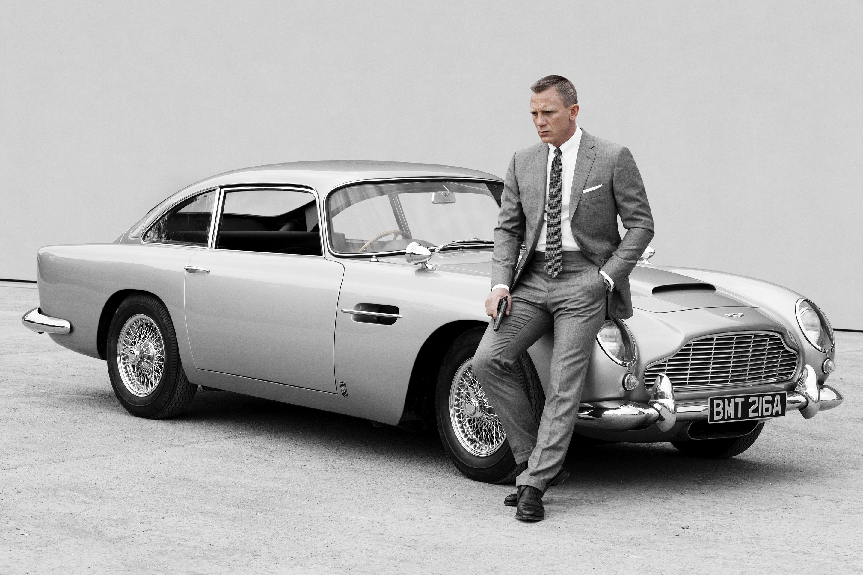 Skyfall: James Bond, 007, Daniel Craig, Aston Martin DB5, 007. 2880x1920 HD Background.
