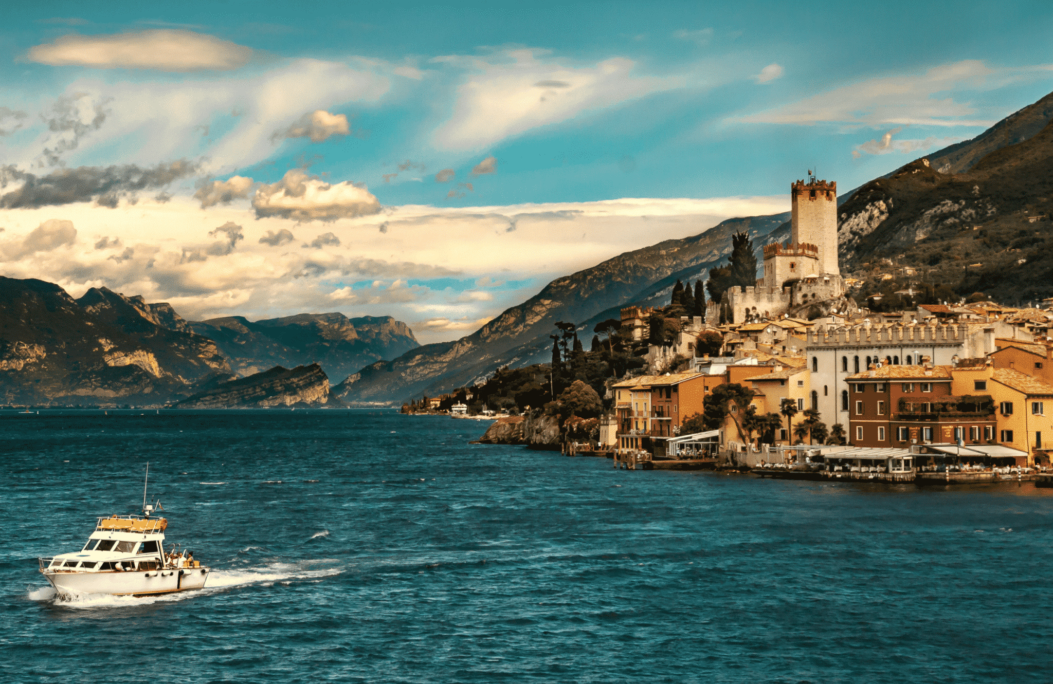 Dream villages, Wine and travel, Lake Garda, Italian getaway, 2050x1340 HD Desktop