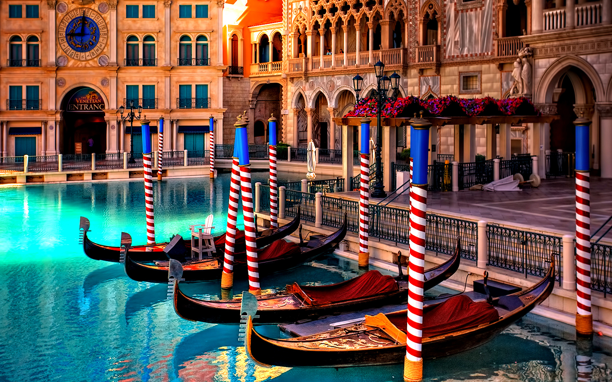 Venice: Gondolas, The republic gave up its last hold in the Aegean in 1715. 2560x1600 HD Background.