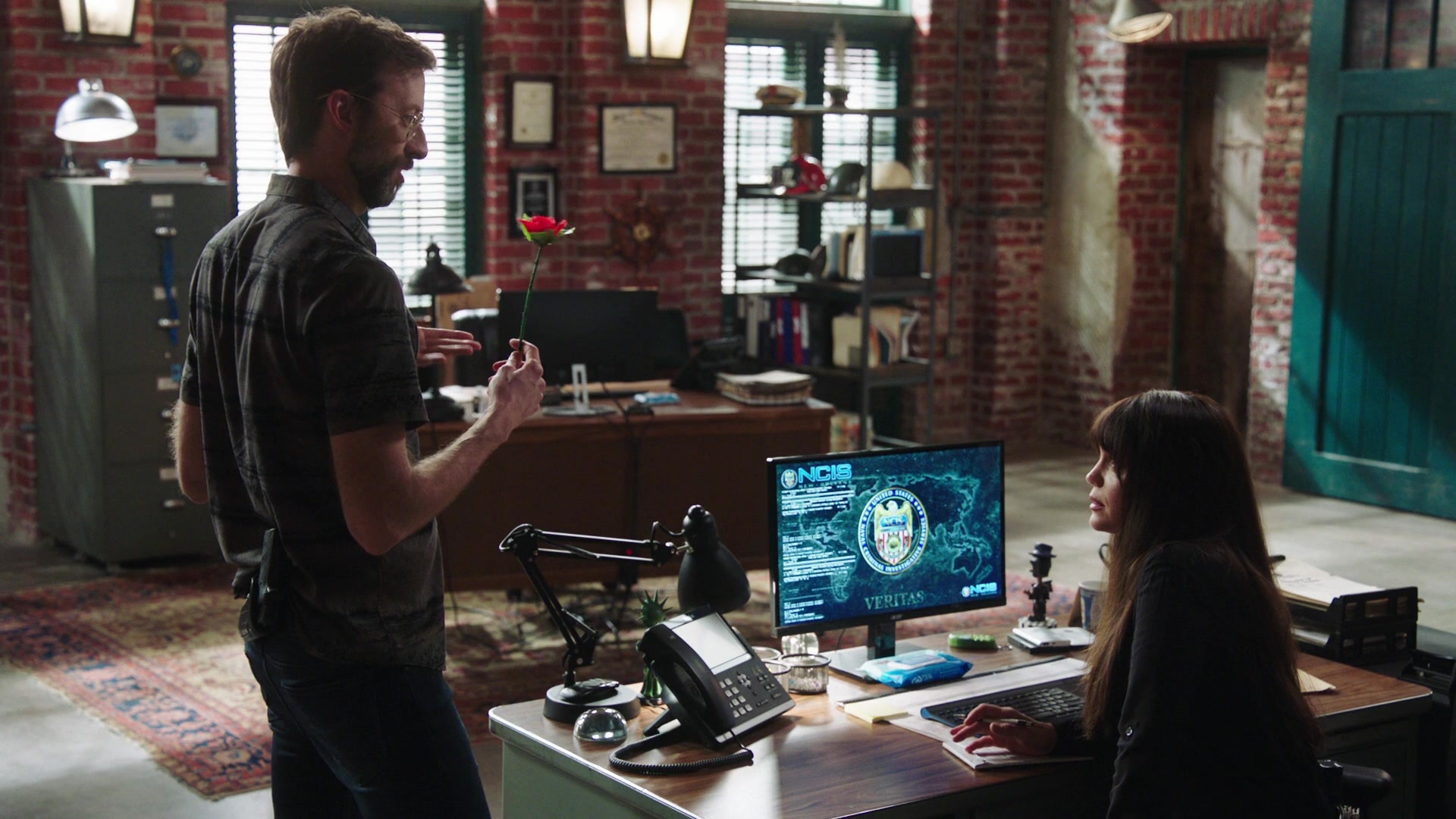 NCIS: New Orleans, Acer monitor appearance, Technological integration, 1920x1080 Full HD Desktop