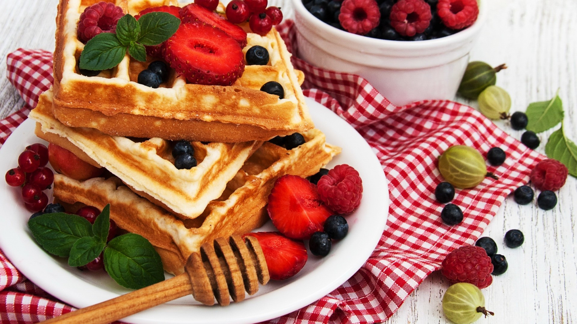 Waffle: Cooked until they become golden-brown in color, with a crispy outer texture and a soft interior. 1920x1080 Full HD Wallpaper.