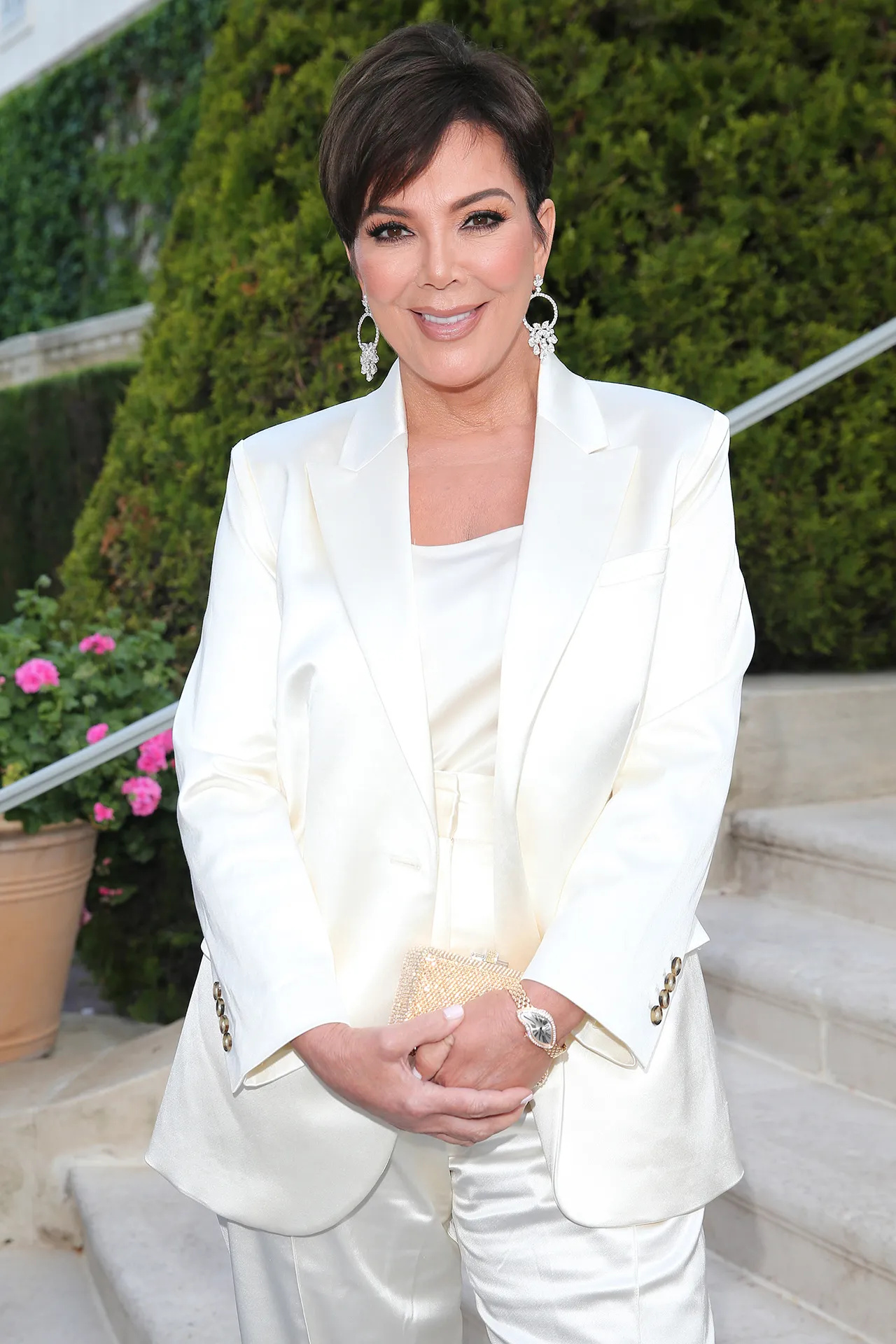 Kris Jenner, Christmas with the Kardashians, Behind the scenes, 1280x1920 HD Phone