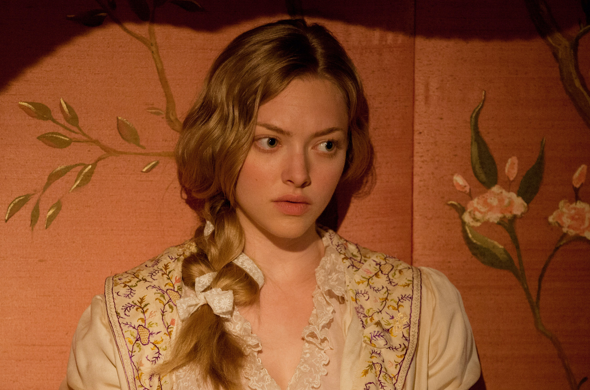 Amanda Seyfried regrets, Unhappy with weak singing, Les Misrables, Indiewire, 2250x1480 HD Desktop
