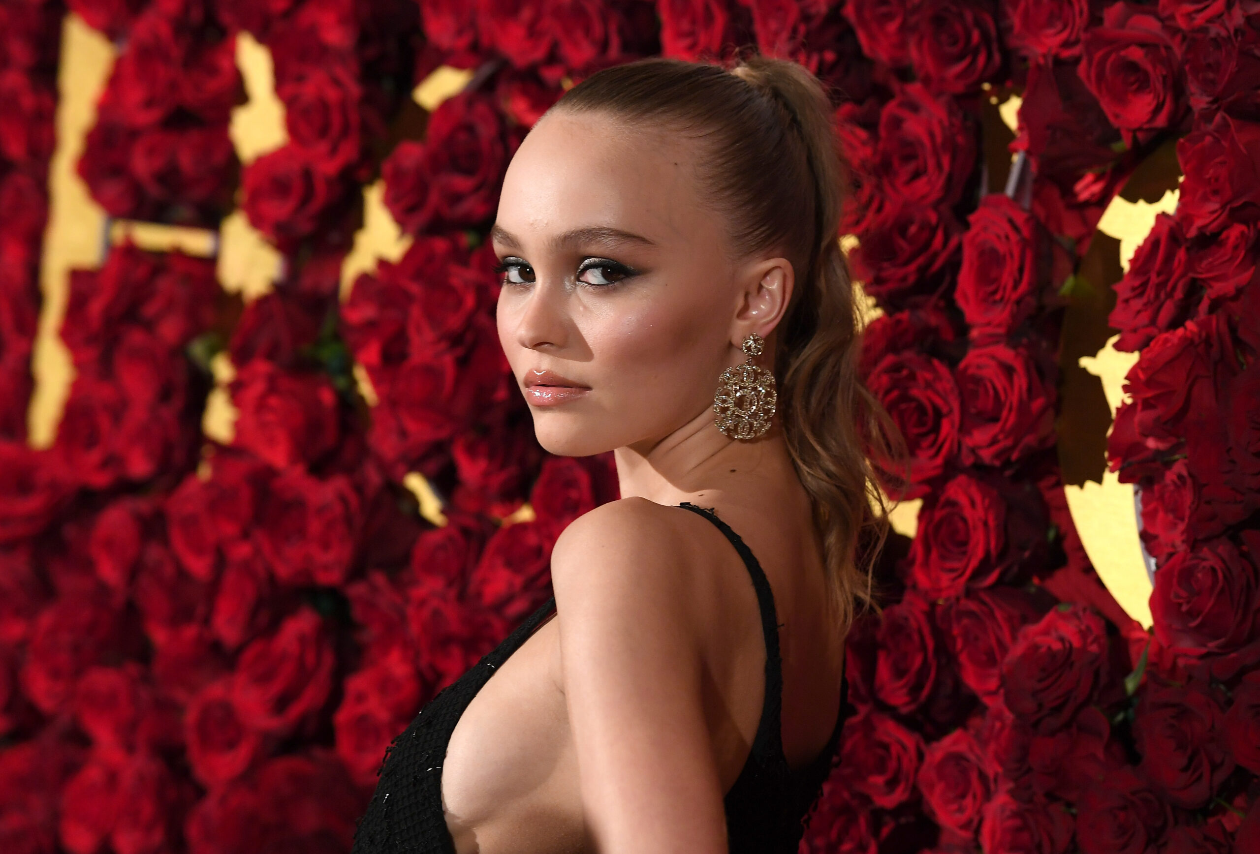 Lily-Rose Depp, Confusion with Vanessa Paradis, Celebrity look-alike moments, 2560x1740 HD Desktop