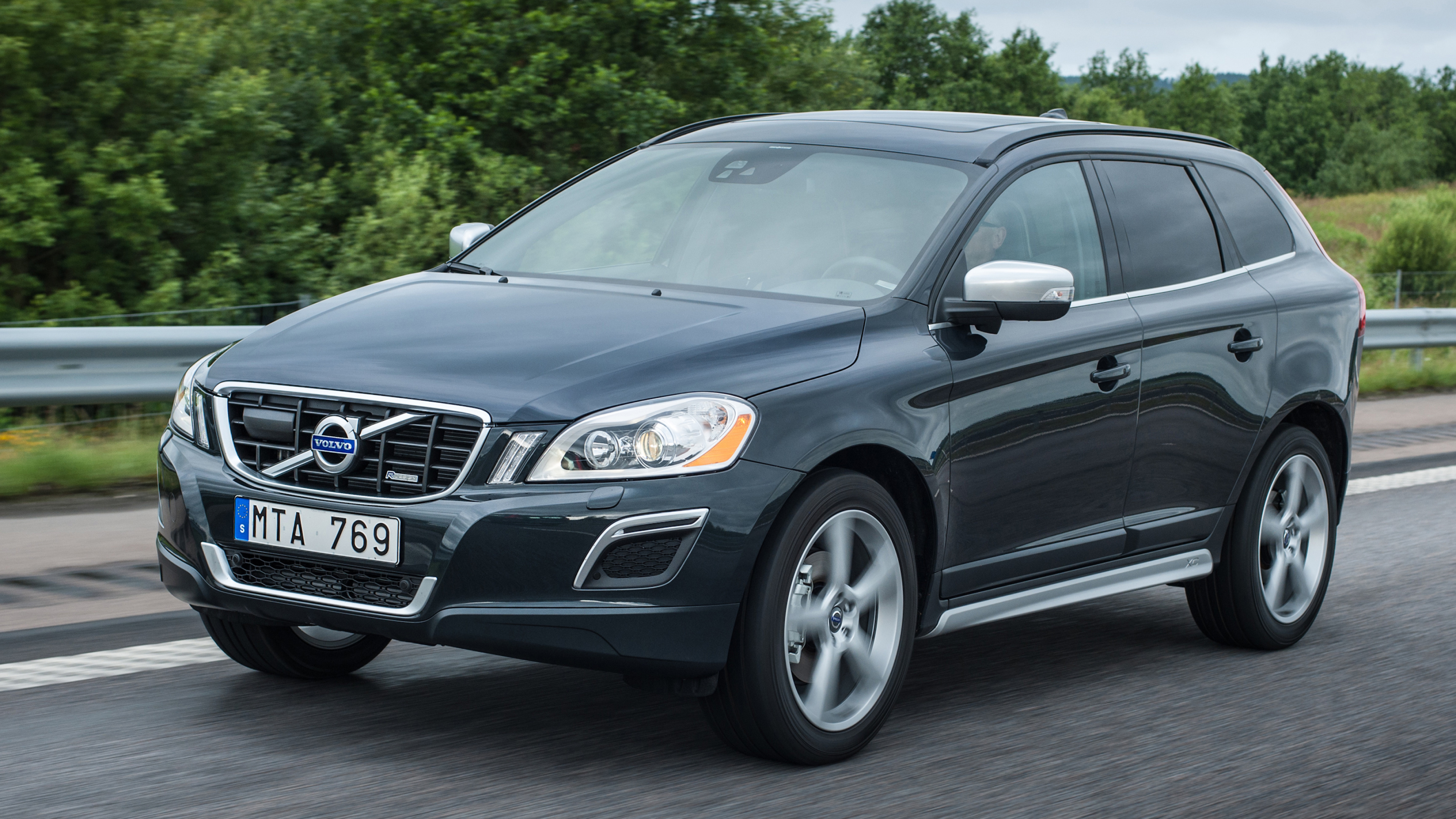 Volvo XC60 Auto, Refined elegance, Sophisticated interiors, Smooth driving experience, 3840x2160 4K Desktop