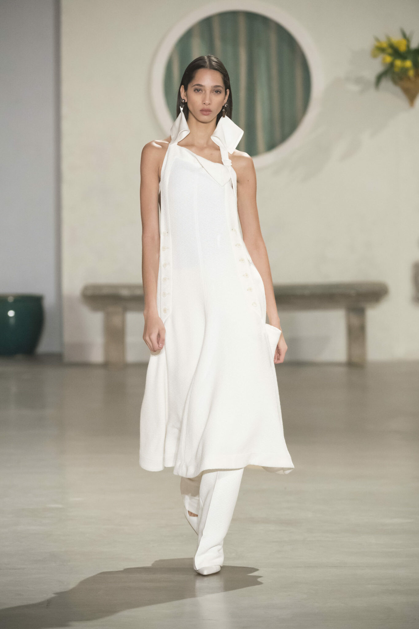 Jacquemus: The brand’s styles are minimalist, asymmetrical, surrealist and effortless, Runway. 1370x2050 HD Background.